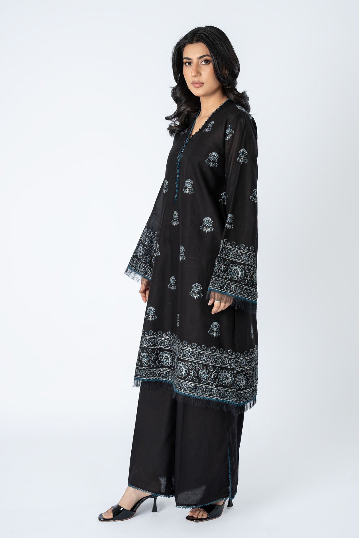 EMBROIDERED LAWN 2 PCS (UNSTITCHED)