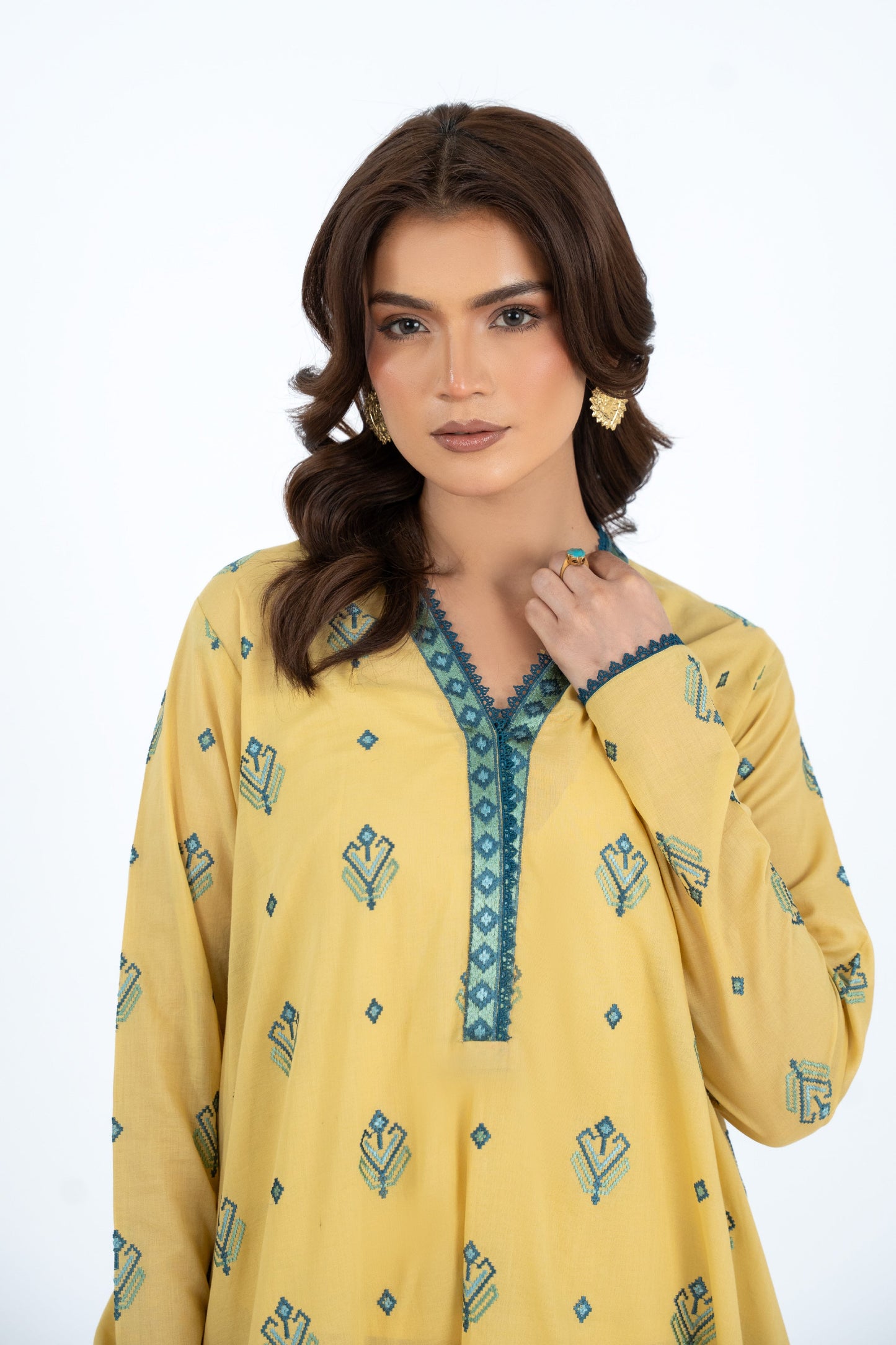 EMBROIDERED LAWN 2 PCS (UNSTITCHED)