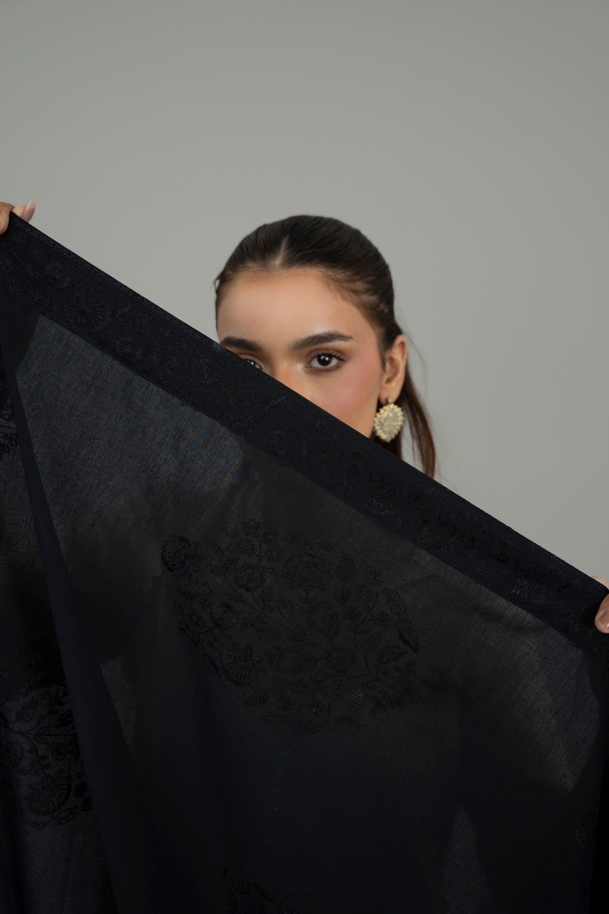 EMBROIDERED LAWN SHAWL (UNSTITCHED)