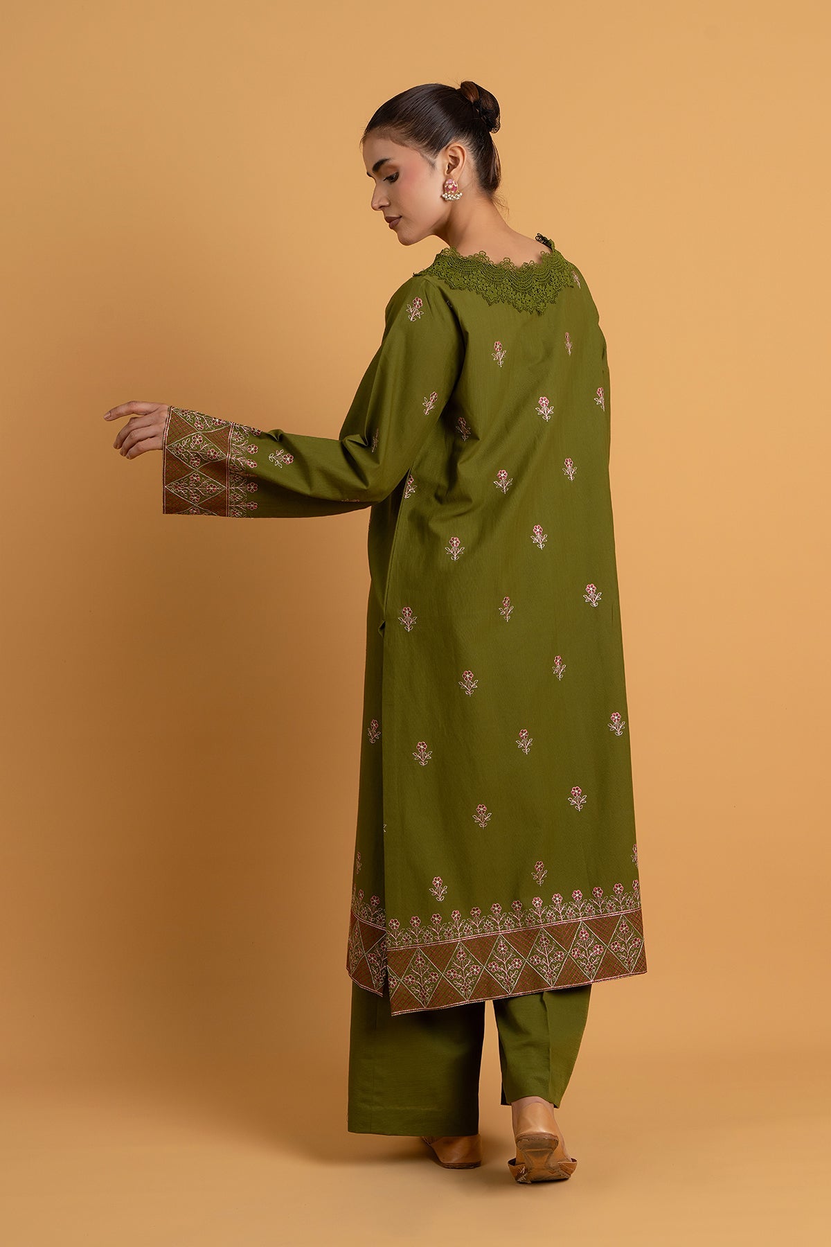 EMBROIDERED SLUB KHADDAR 2 PCS (UNSTITCHED)