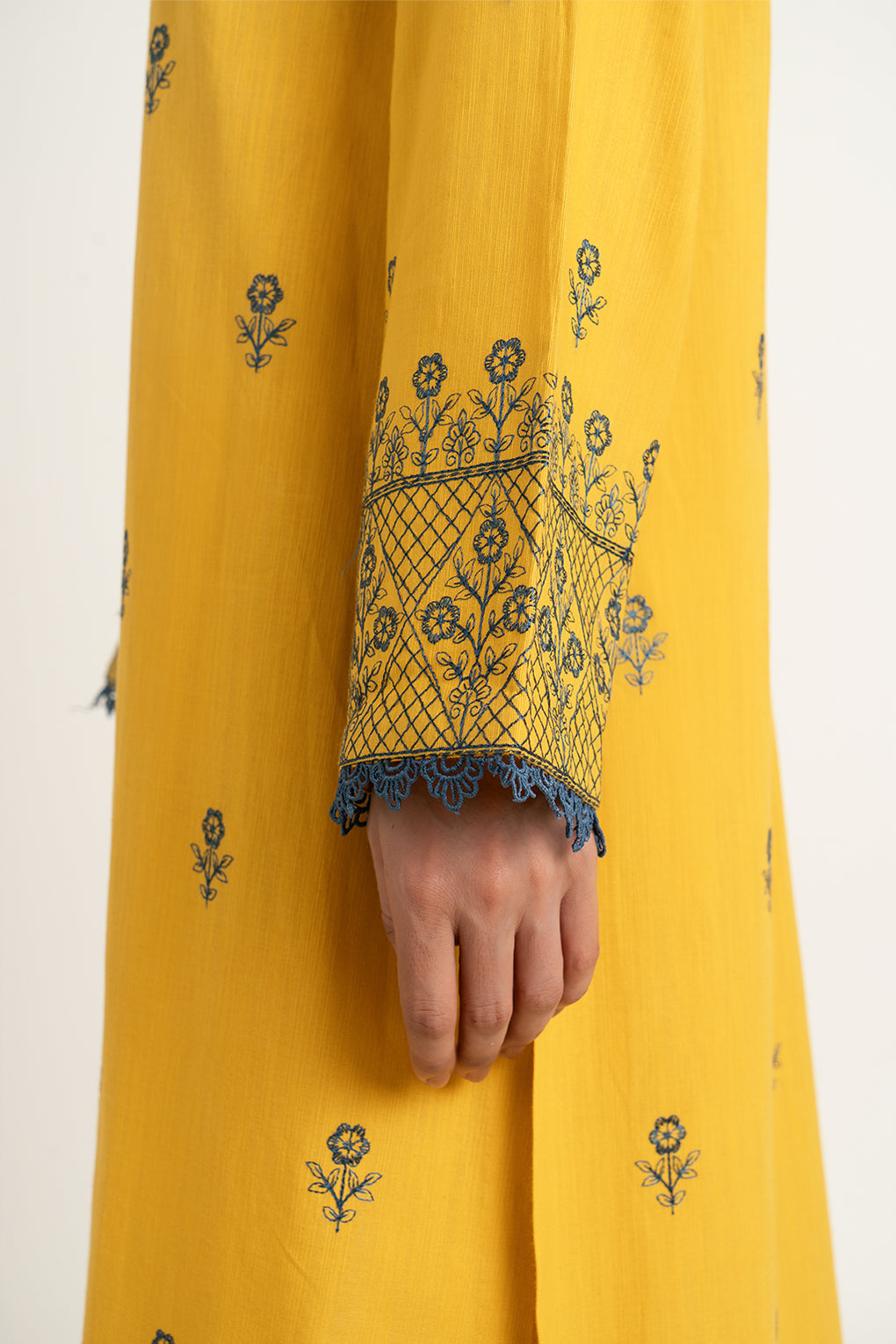 EMBROIDERED SLUB KHADDAR 2 PCS (UNSTITCHED)