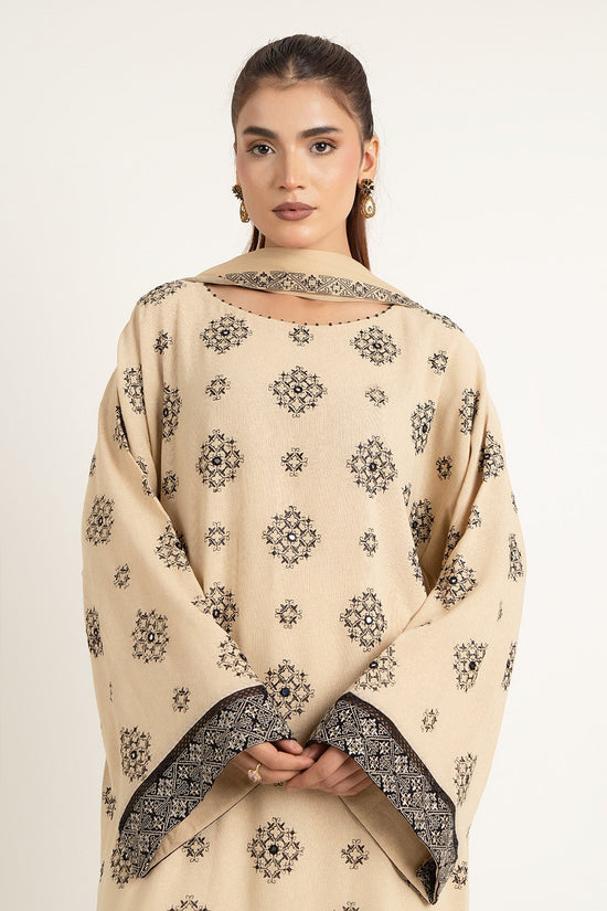 EMBROIDERED & EMBELISHED COTTON KARANDI 3 PCS (UNSTITCHED)