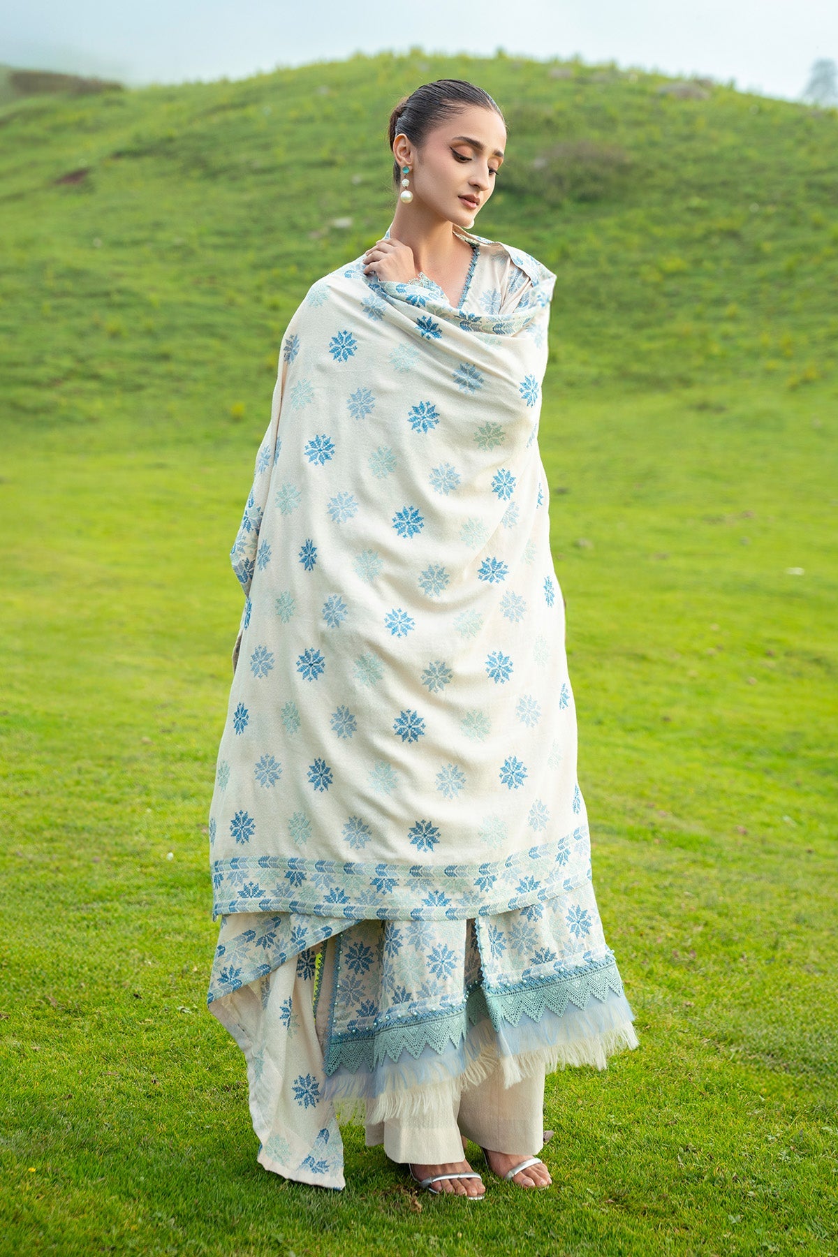 EMBROIDERED KARANDI LAWN SHAWL 1 PCS