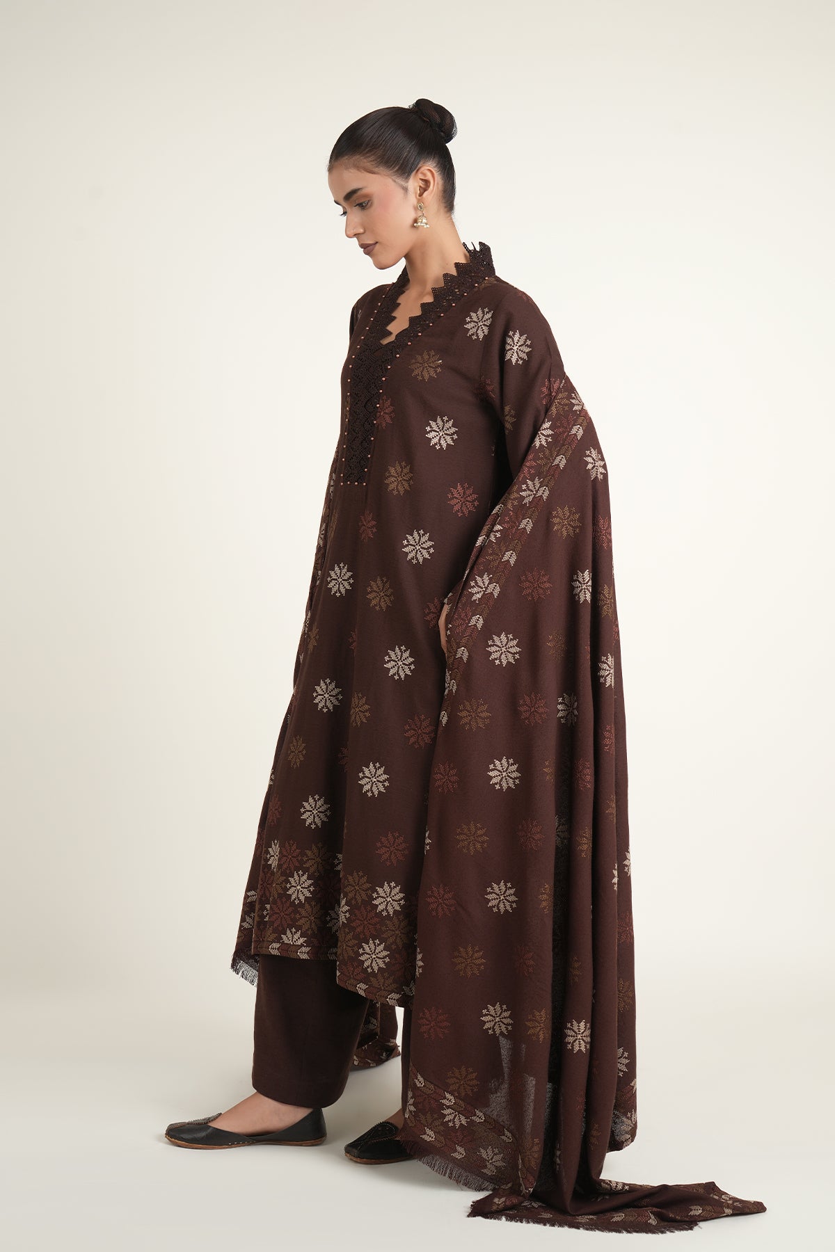 EMBROIDERED KARANDI LAWN SHAWL 1 PCS