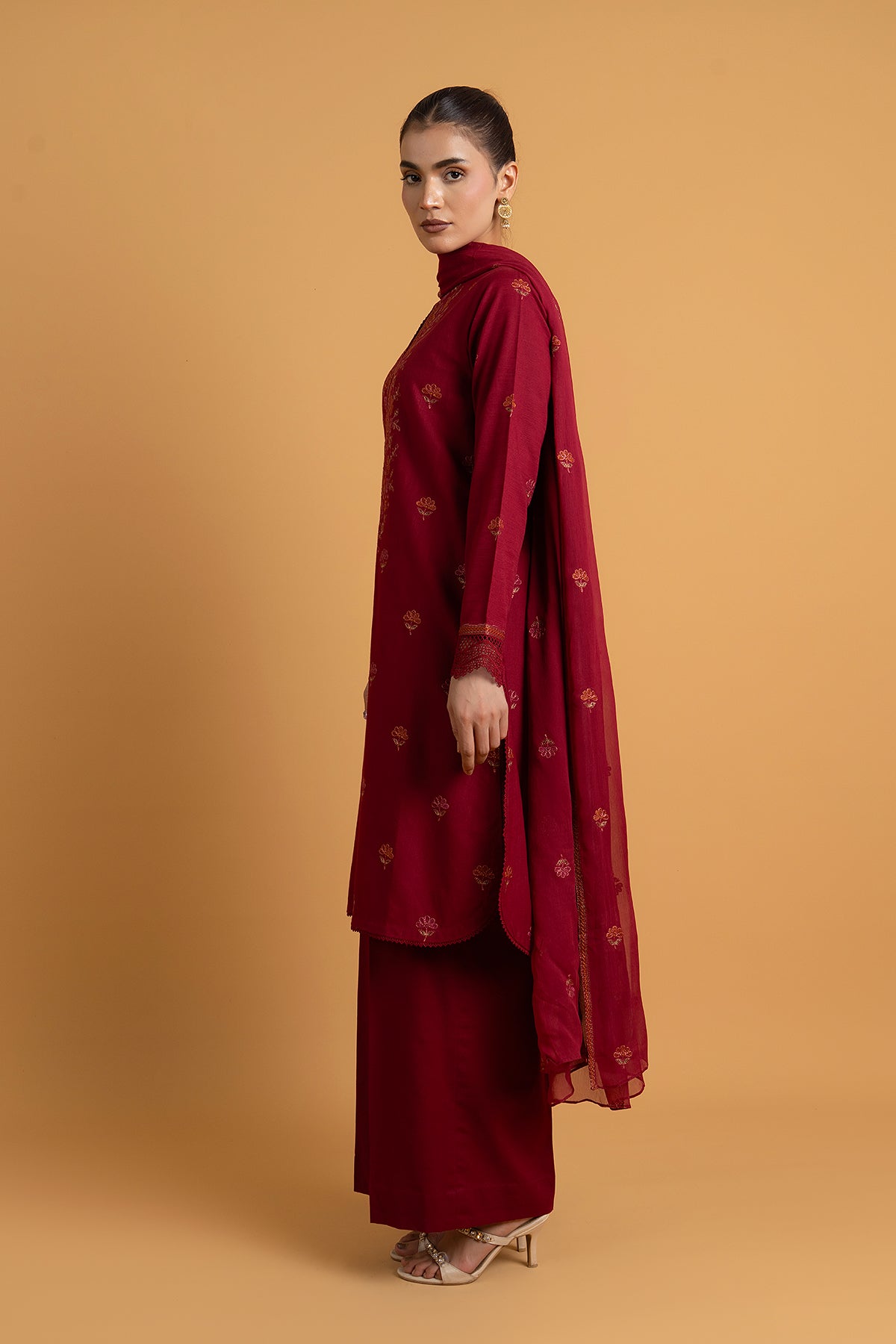 EMBROIDERED SLUB KHADDAR 3 PCS (UNSTITCHED)