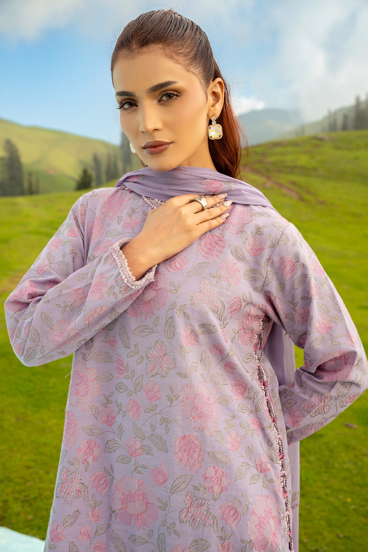 EMBROIDERED SLUB KHADDAR 3 PCS (UNSTITCHED)