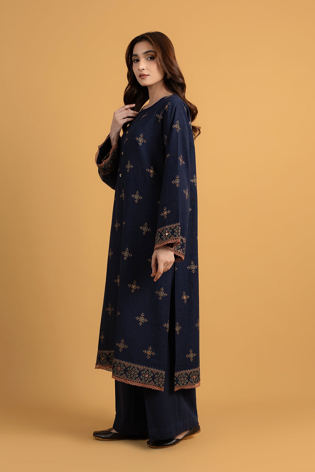 EMBROIDERED & EMBELISHED COTTON KARANDI 2 PCS (UNSTITCHED)