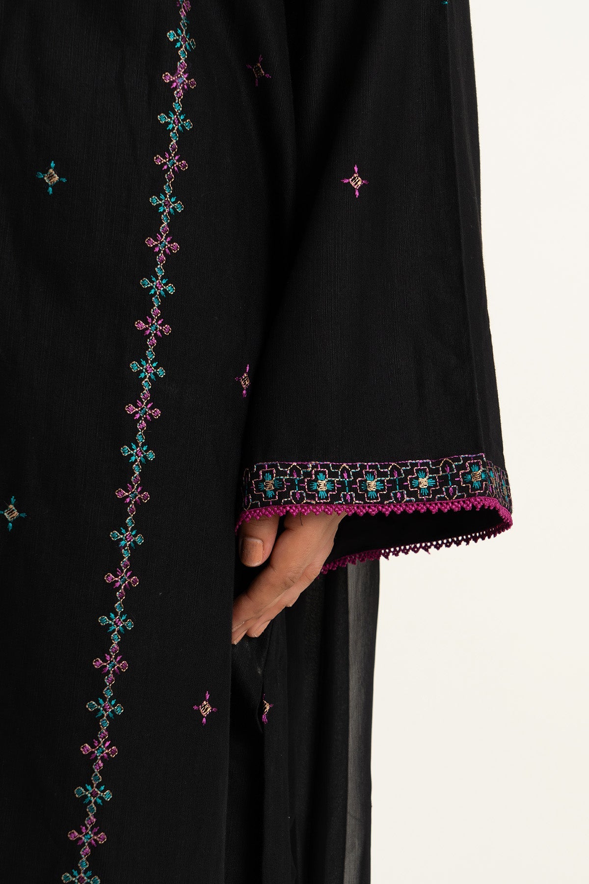 EMBROIDERED SLUB KHADDAR 3 PCS (UNSTITCHED)