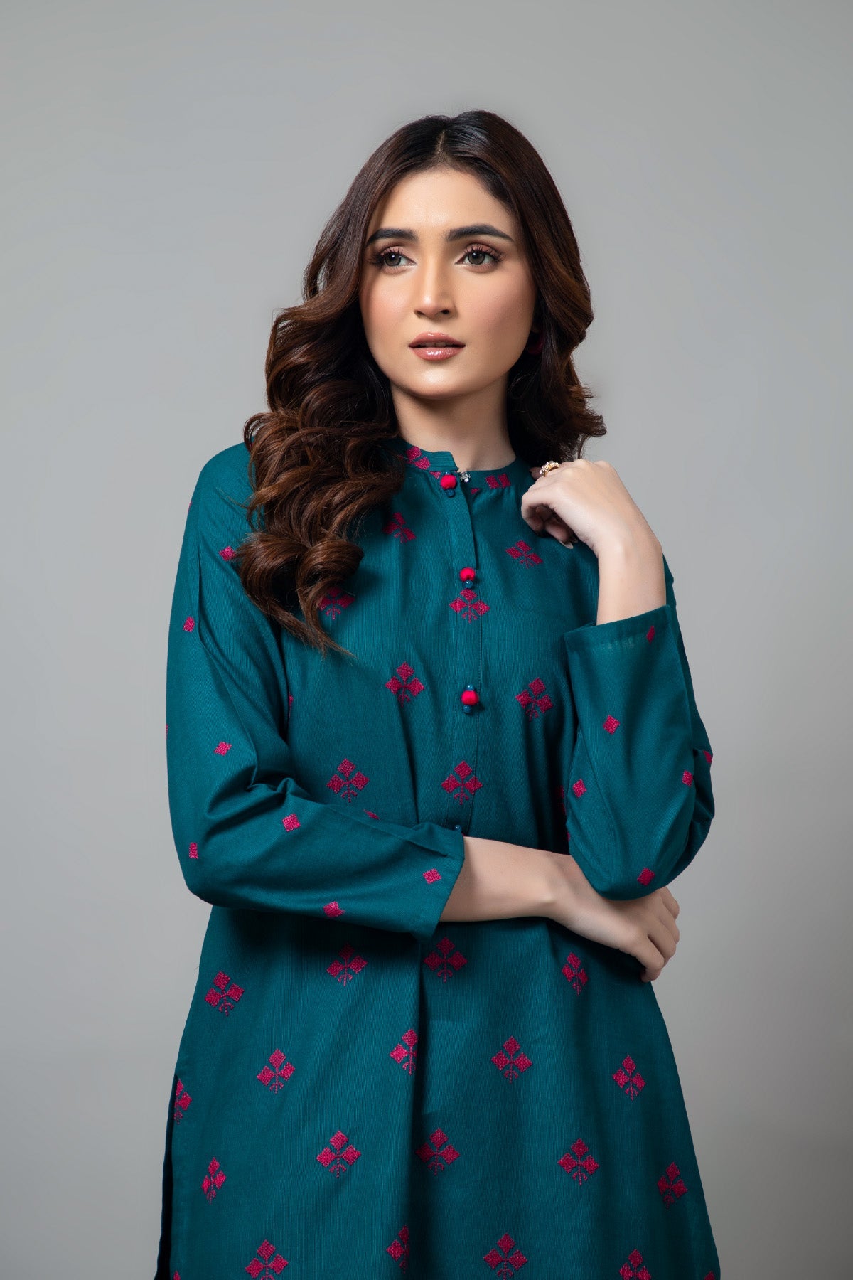 PRET EMBROIDERED SLUB KHADDAR 2 PCS