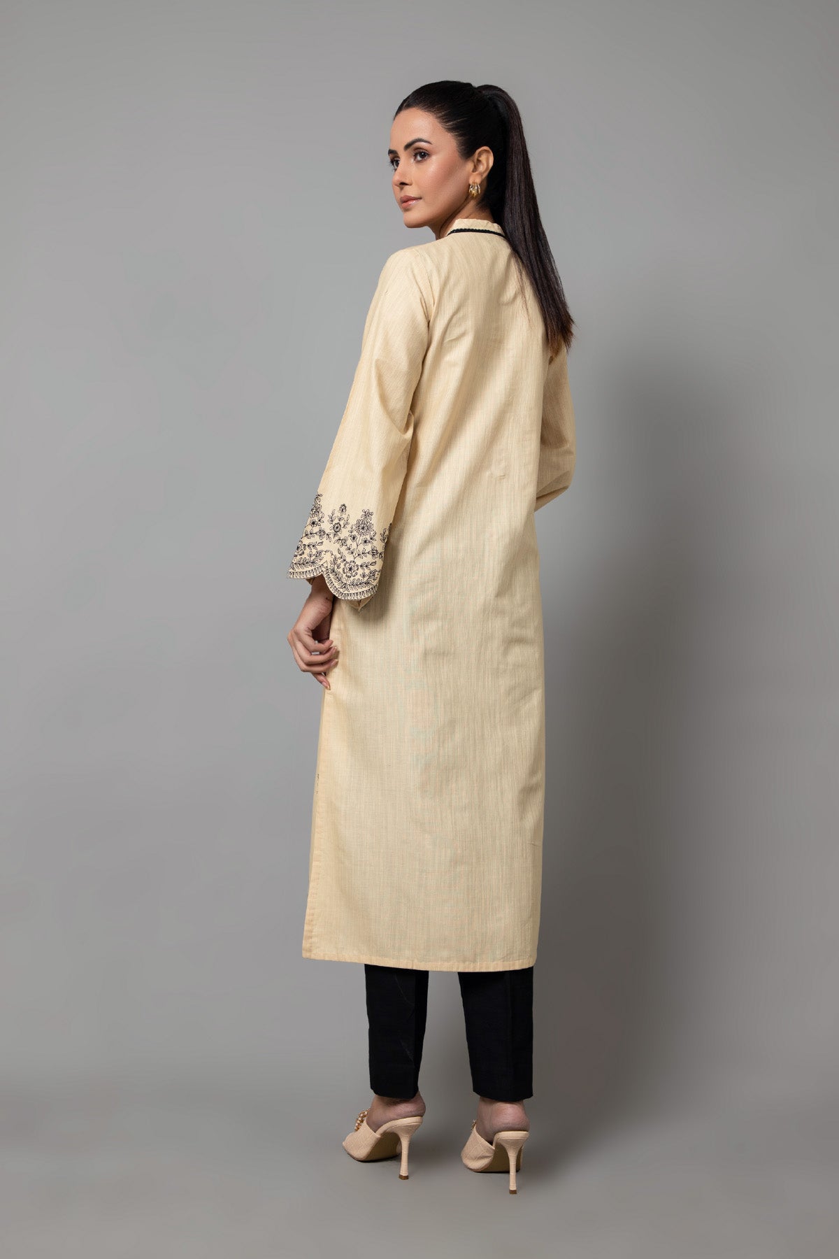 PRET EMBROIDERED SLUB KHADDAR 1 PCS