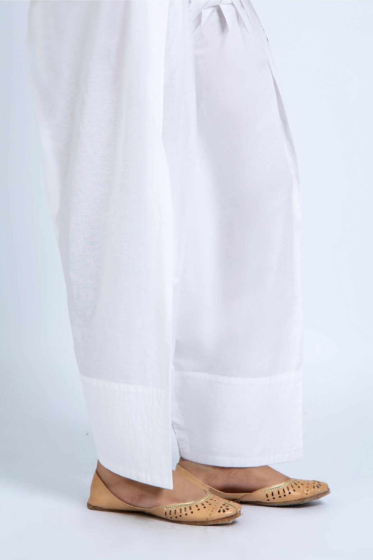 EMBROIDERED CAMBRIC FARSHI SHALWAR