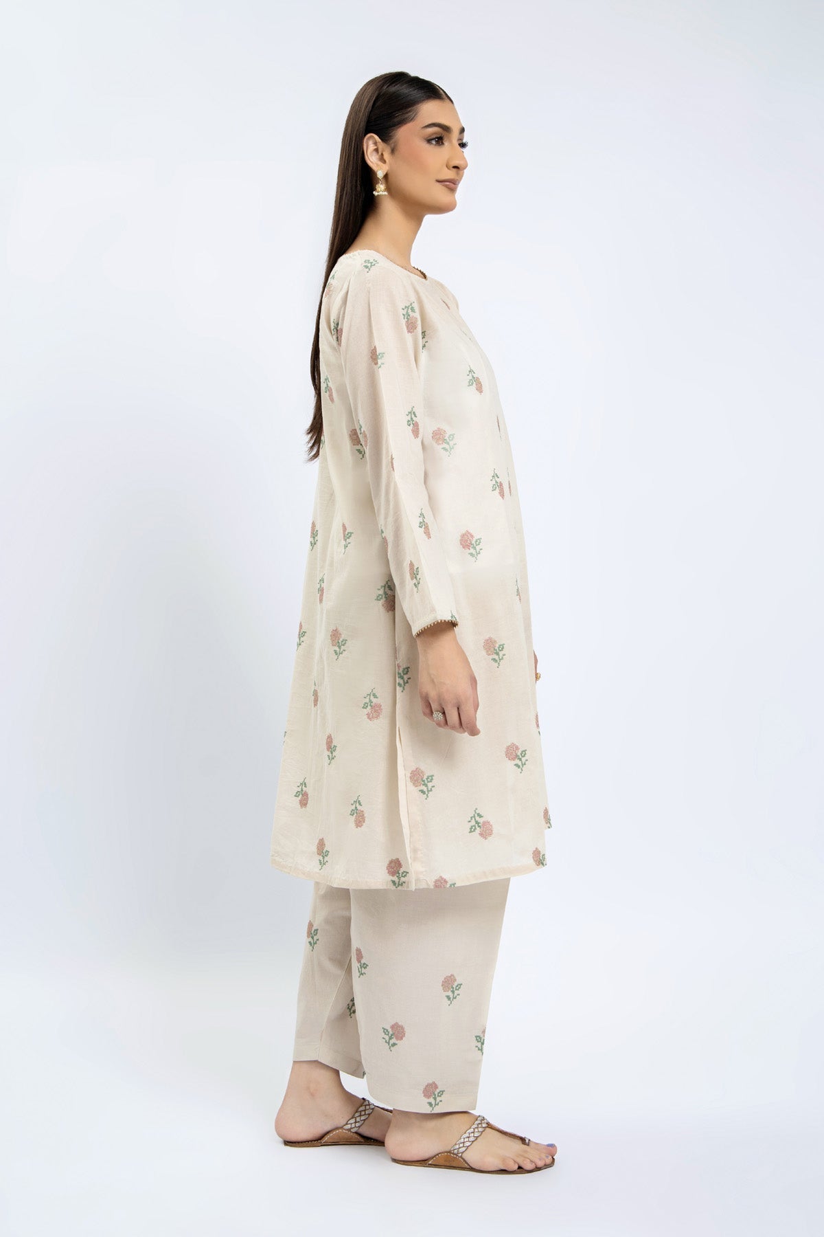 PRET EMBROIDERED LAWN 2 PCS