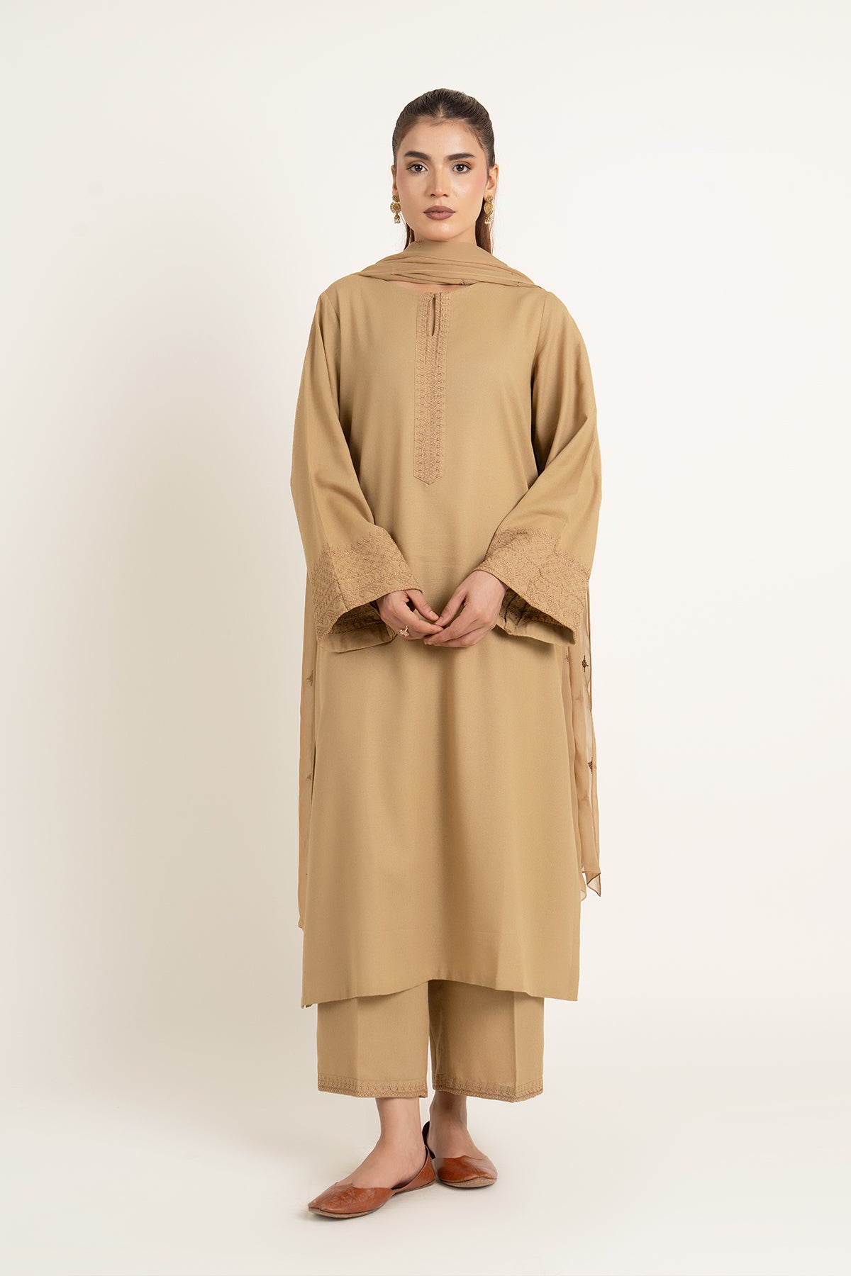 PRET EMBROIDERED KARANDI LAWN 3 PCS