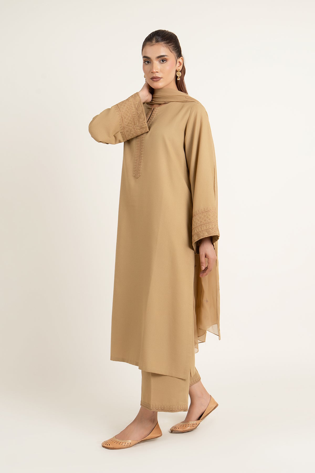 PRET EMBROIDERED KARANDI LAWN 3 PCS