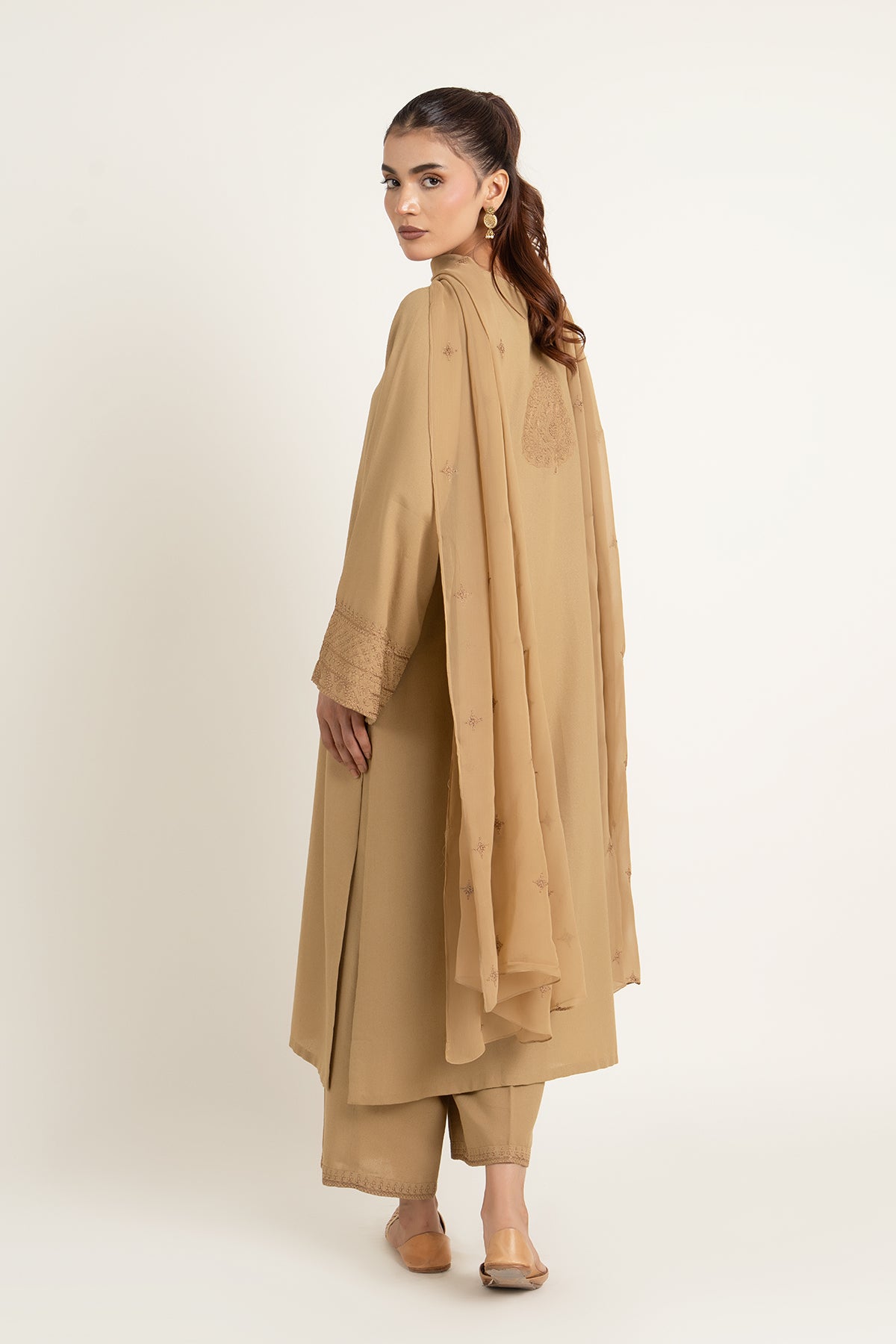 PRET EMBROIDERED KARANDI LAWN 3 PCS