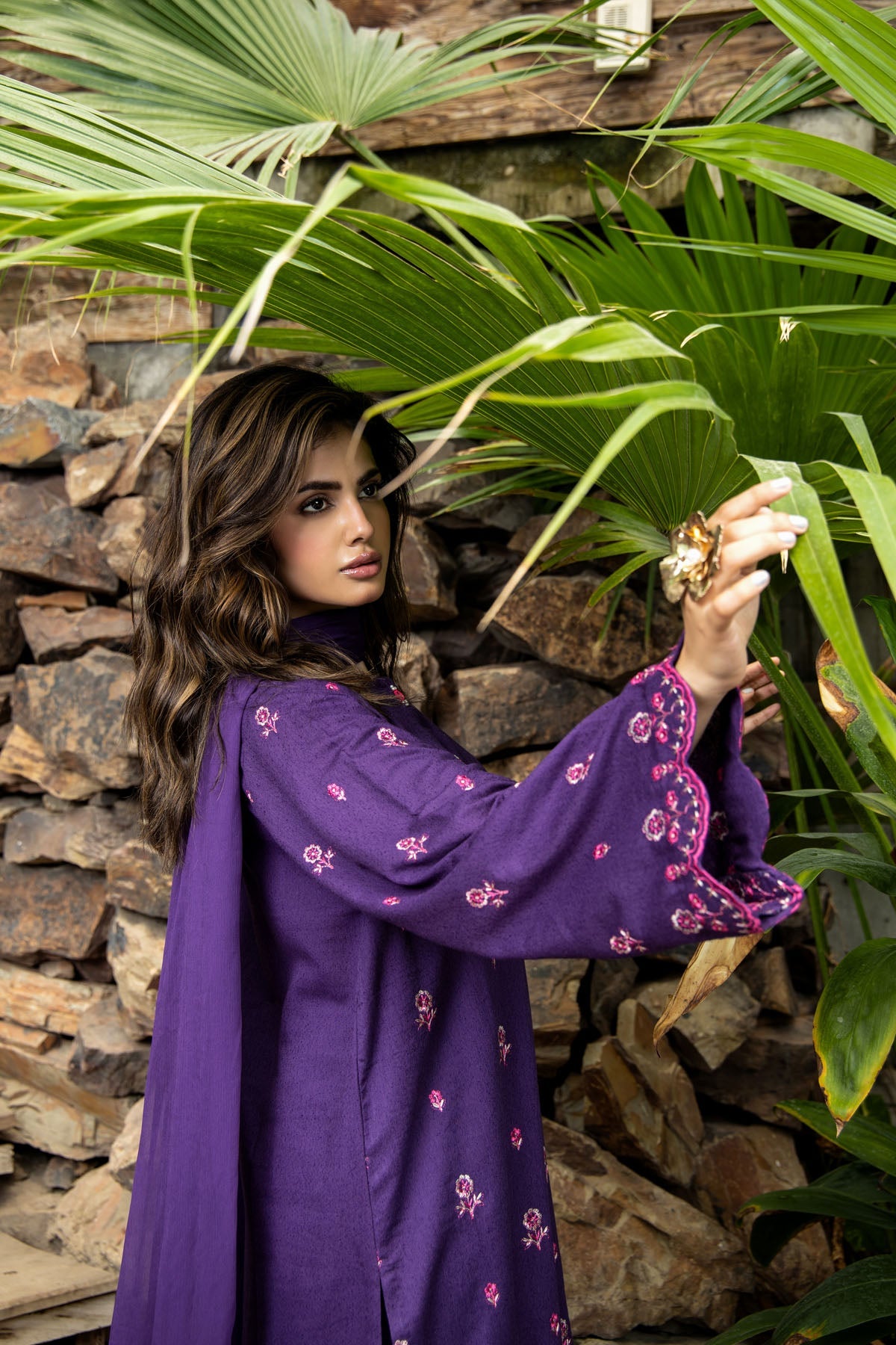 PRET EMBROIDERED & SHEESHA WORK KARANDI LAWN 3 PCS