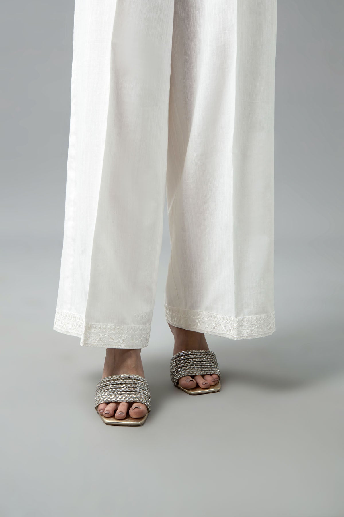 EMBROIDERED SLUB KHADDAR TROUSER