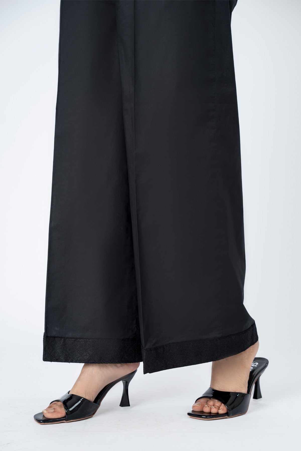 EMBROIDERED CAMBRIC PLAZO