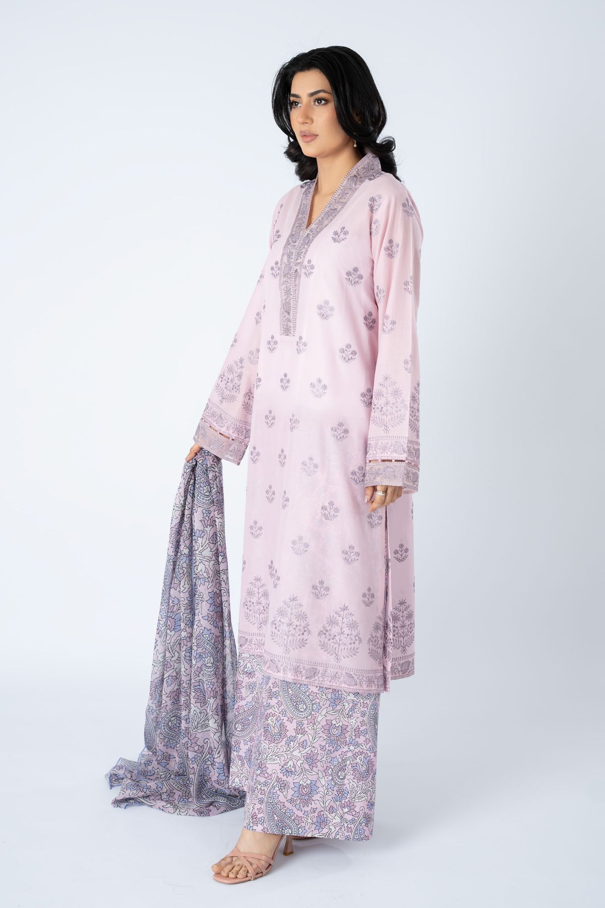 EMBROIDERED & PRINTED LAWN 3 PCS (UNSTITCHED)