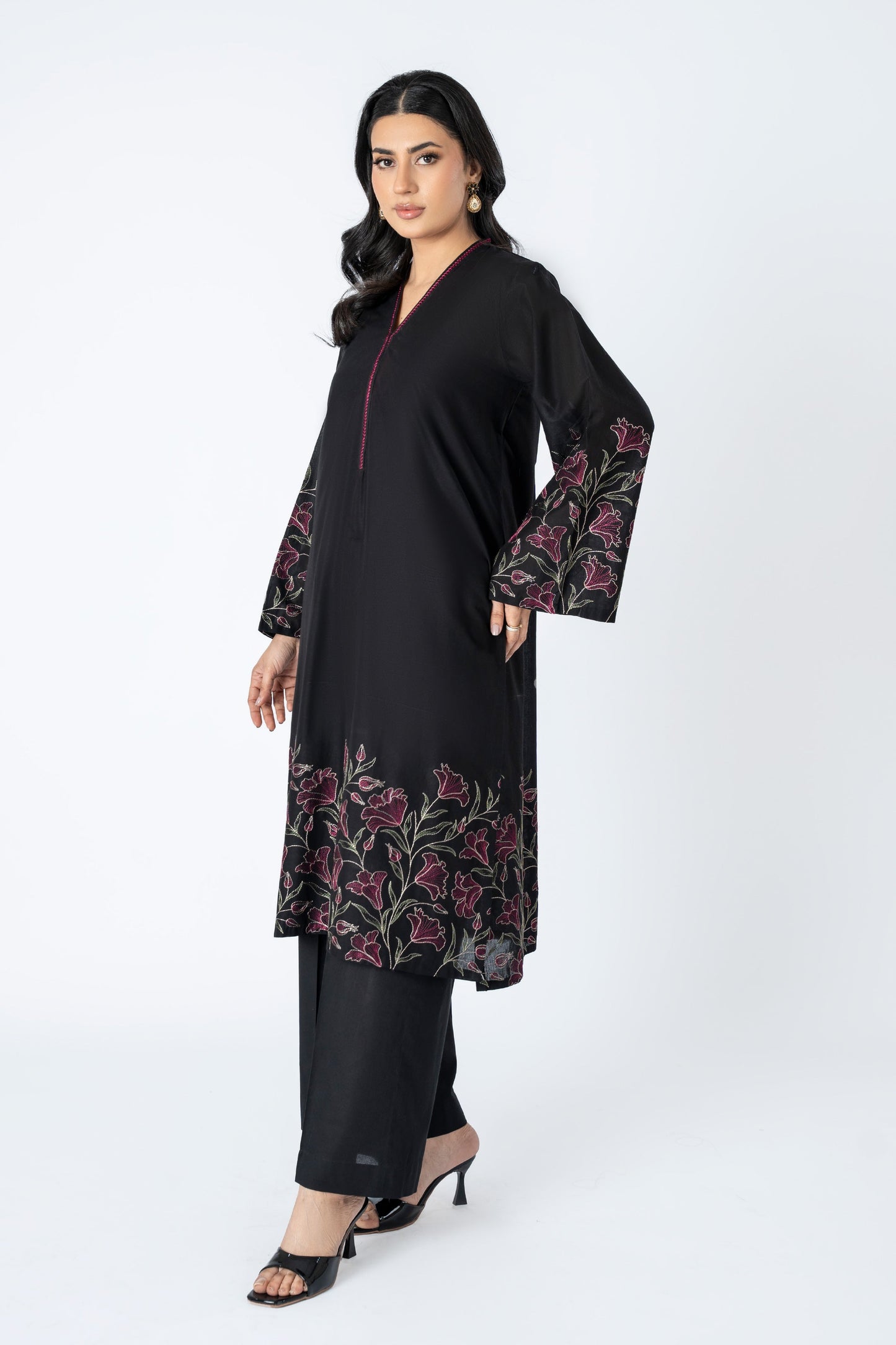 PRET EMBROIDERED LAWN 2 PCS