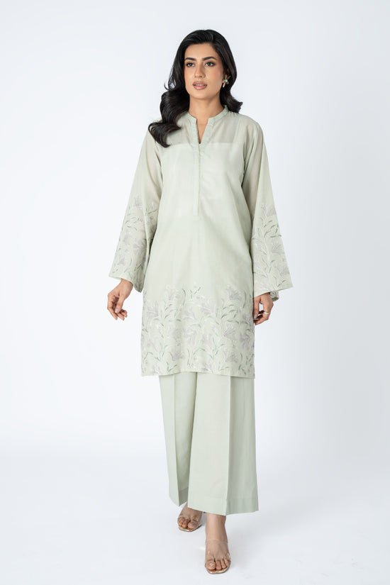 PRET EMBROIDERED LAWN 2 PCS