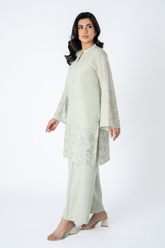 PRET EMBROIDERED LAWN 2 PCS