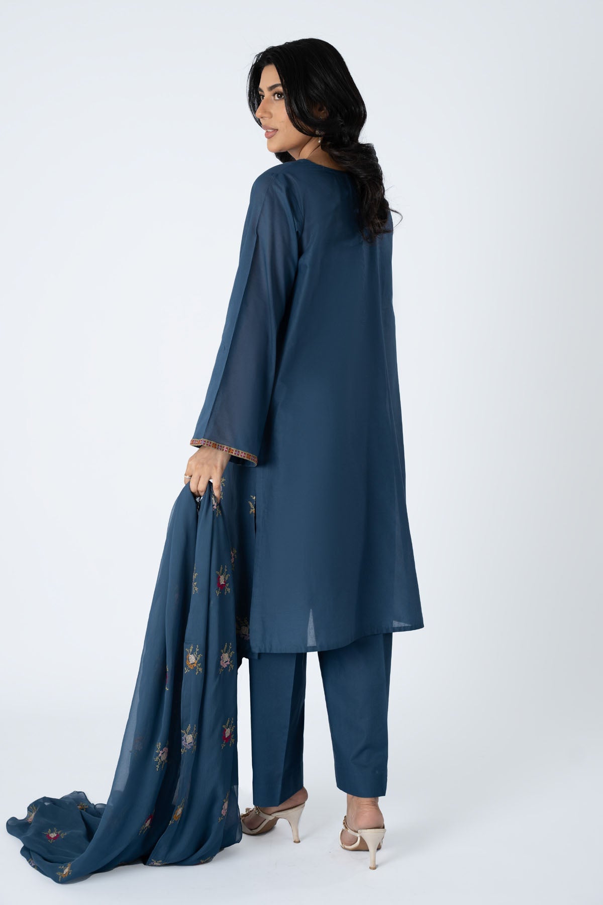 PRET EMBROIDERED LAWN 3 PCS