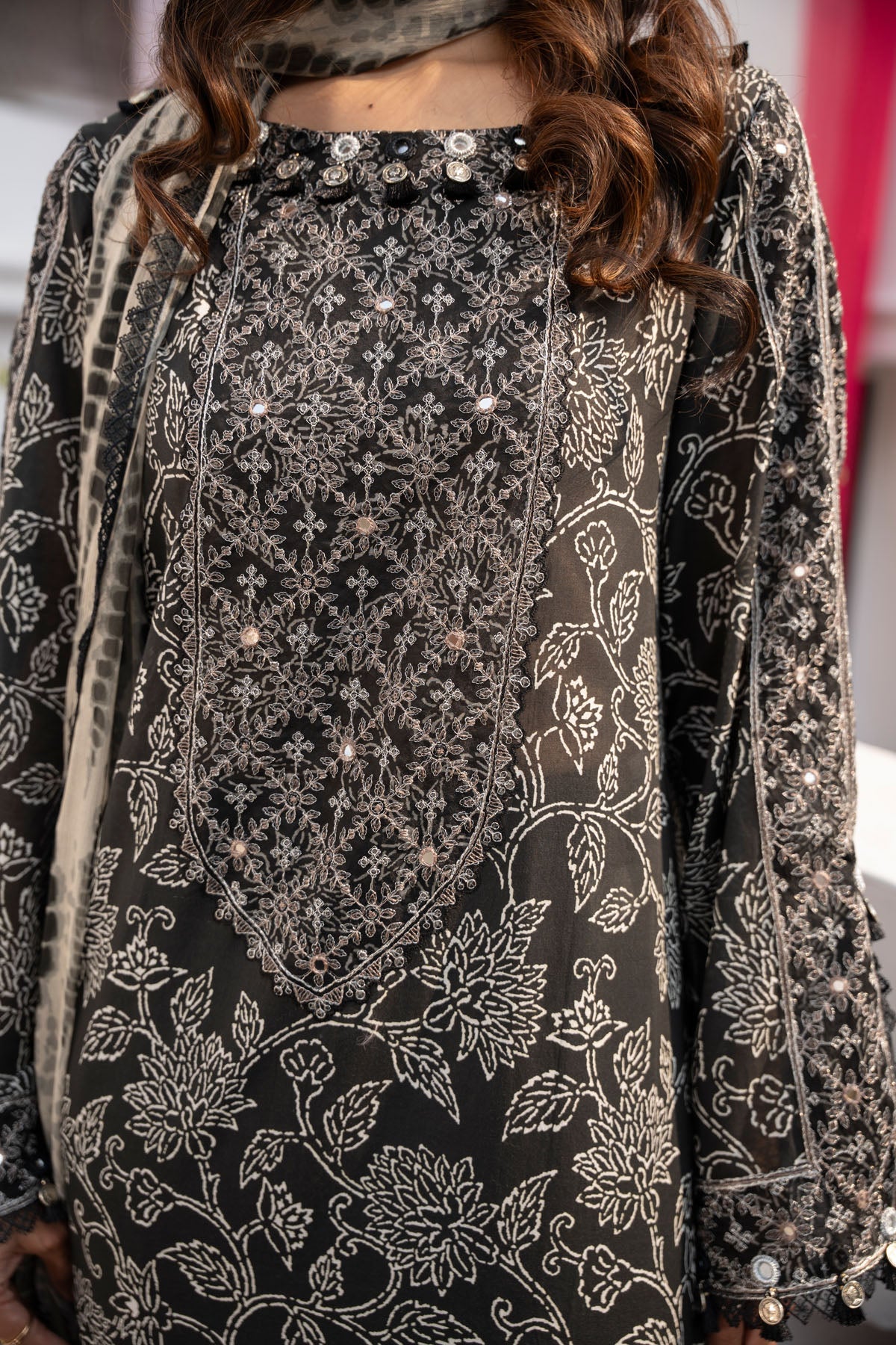 EMBROIDERED & PRINTED LAWN 3 PCS (UNSTITCHED)