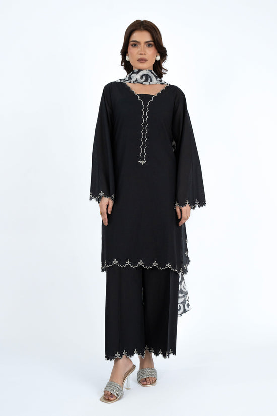 PRET EMBROIDERED & PRINTED LAWN 3 PCS
