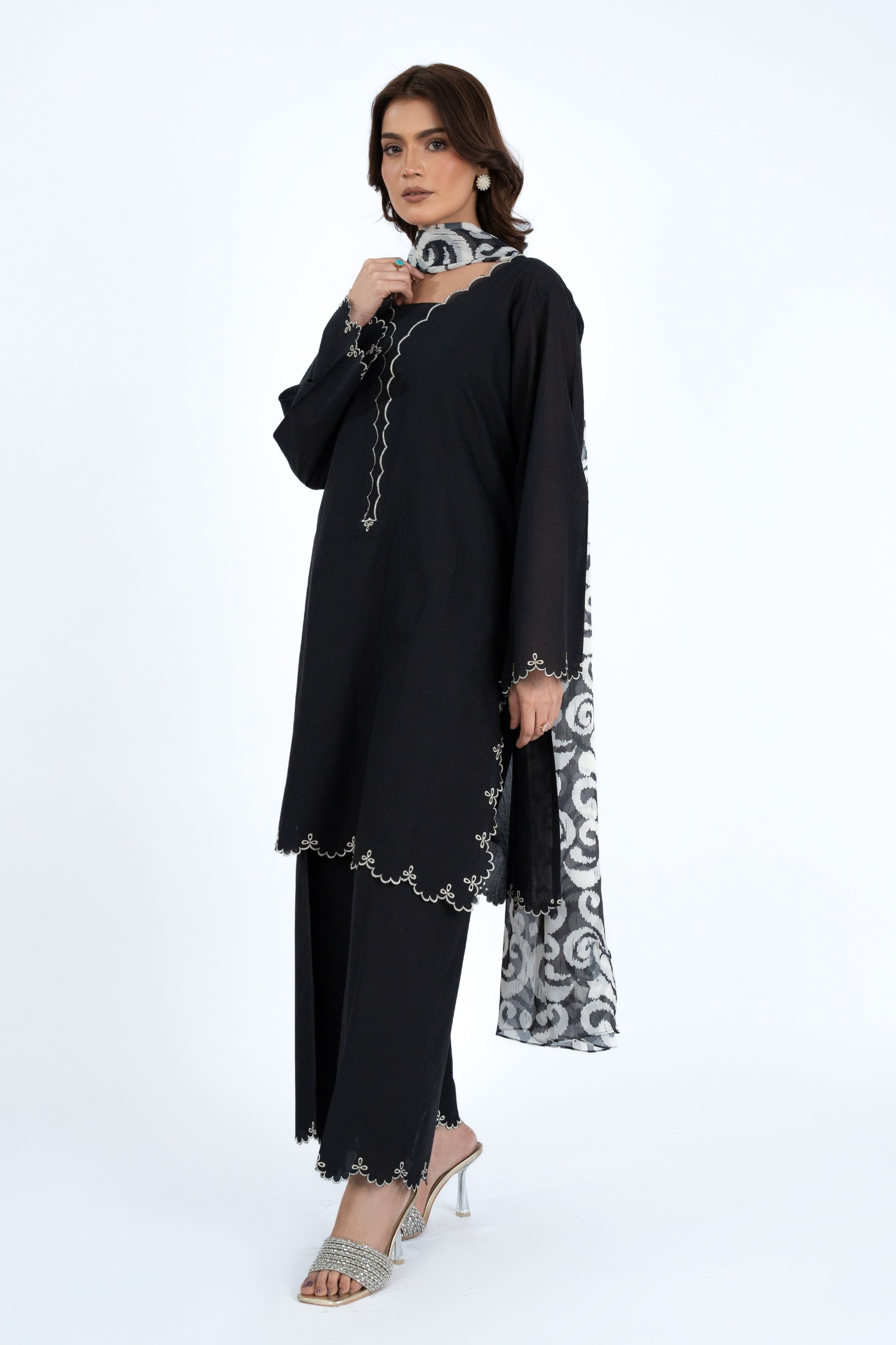 PRET EMBROIDERED & PRINTED LAWN 3 PCS