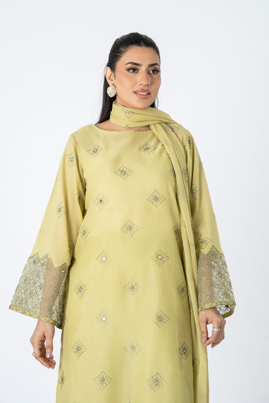 PRET EMBROIDERED & EMBELISHED LAWN 3 PCS