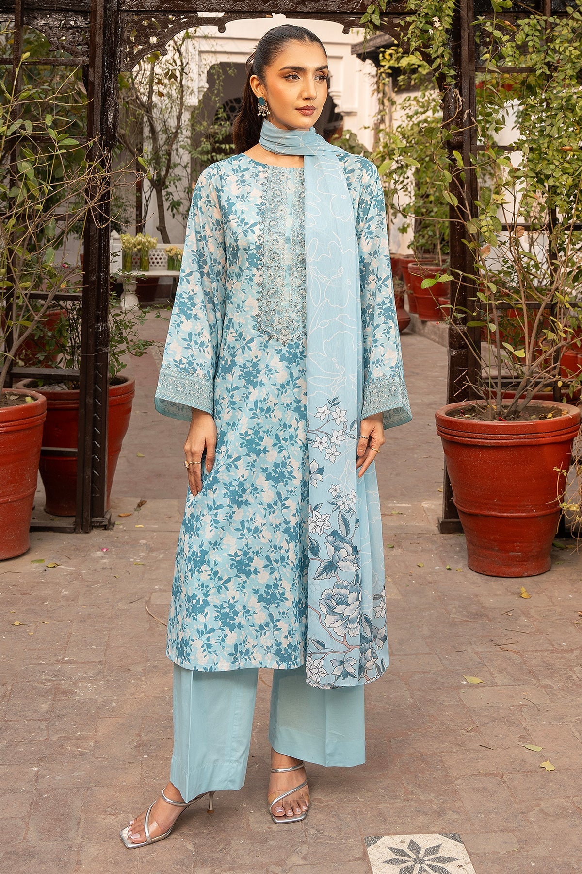 PRET EMBROIDERED & PRINTED LAWN 3 PCS