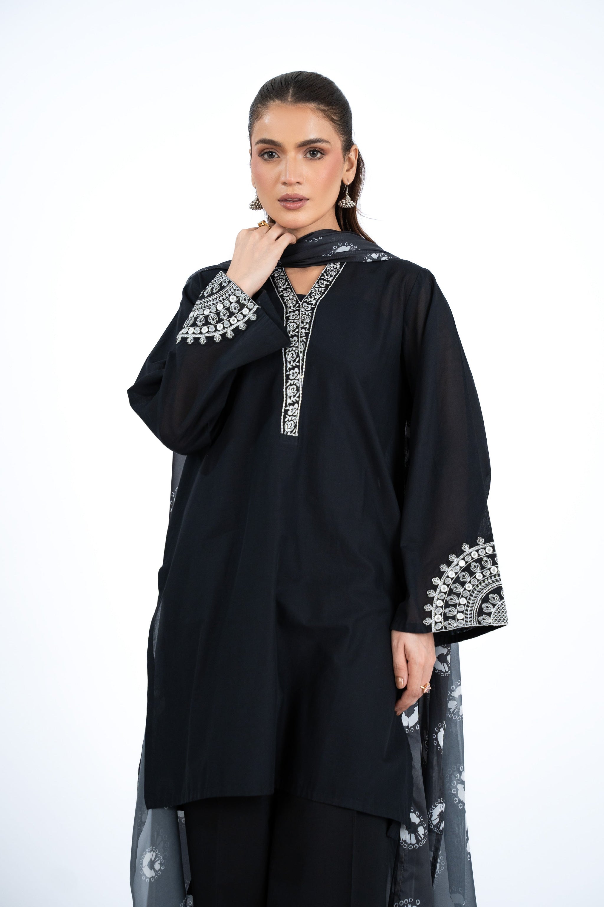 PRET EMBROIDERED & PRINTED LAWN 3 PCS