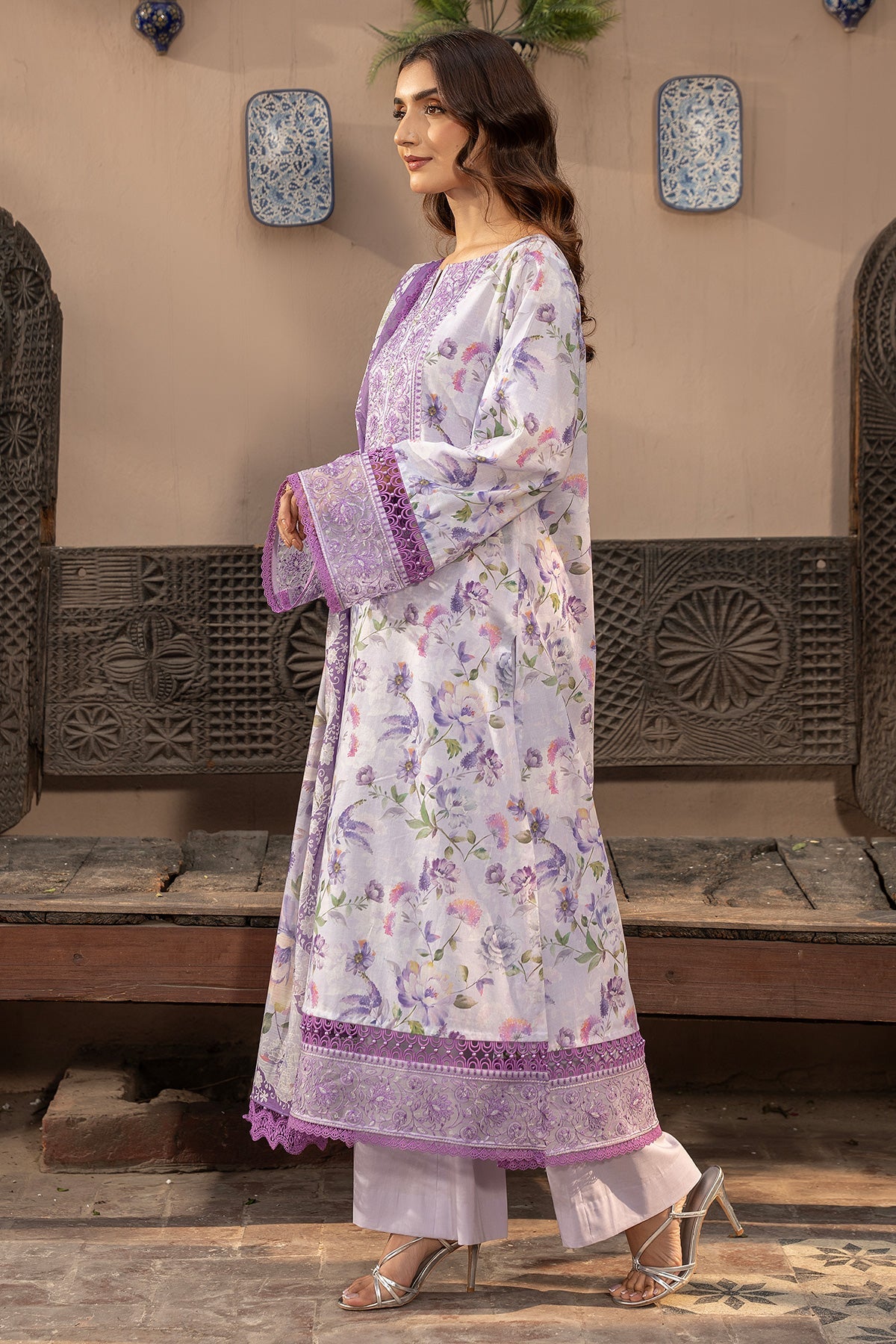 EMBROIDERED & PRINTED LAWN 3 PCS (UNSTITCHED)