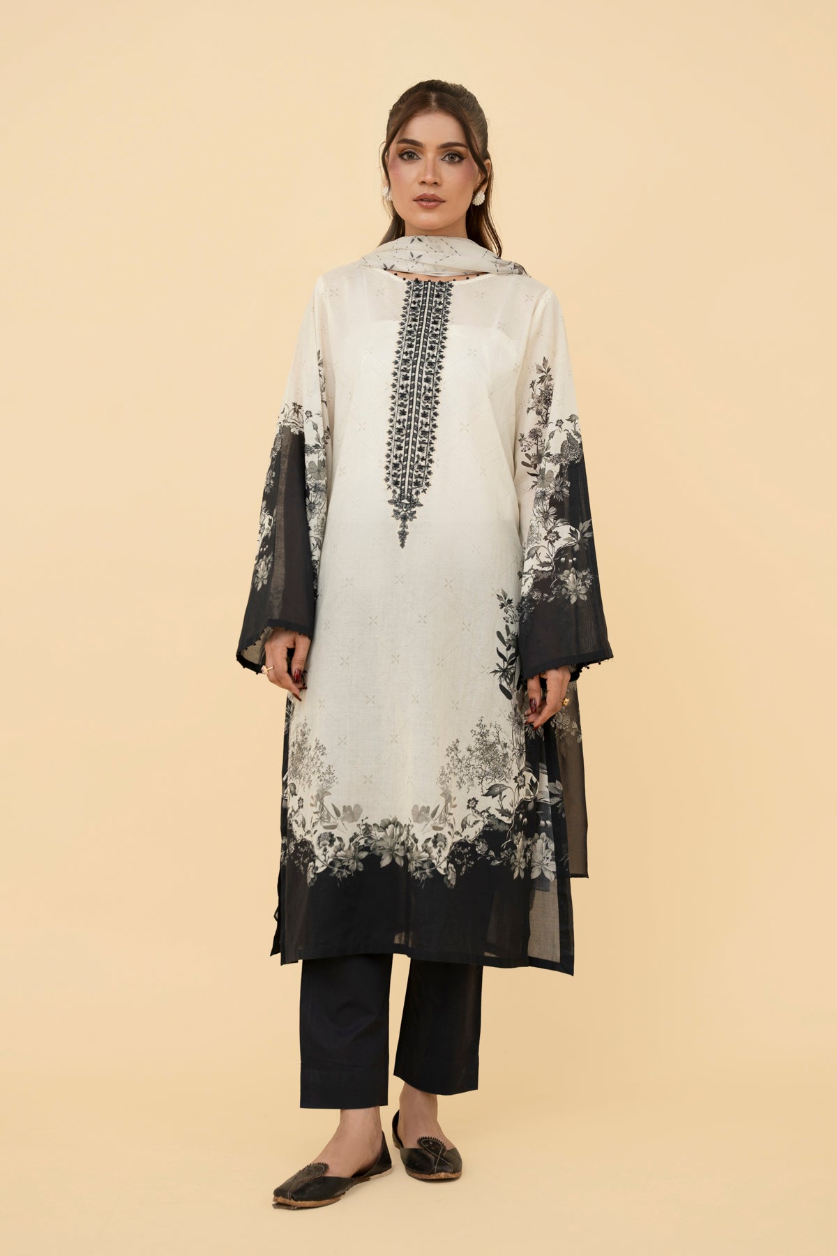 PRINTED & EMBROIDERED LAWN 3 PCS (UNSTITCHED)