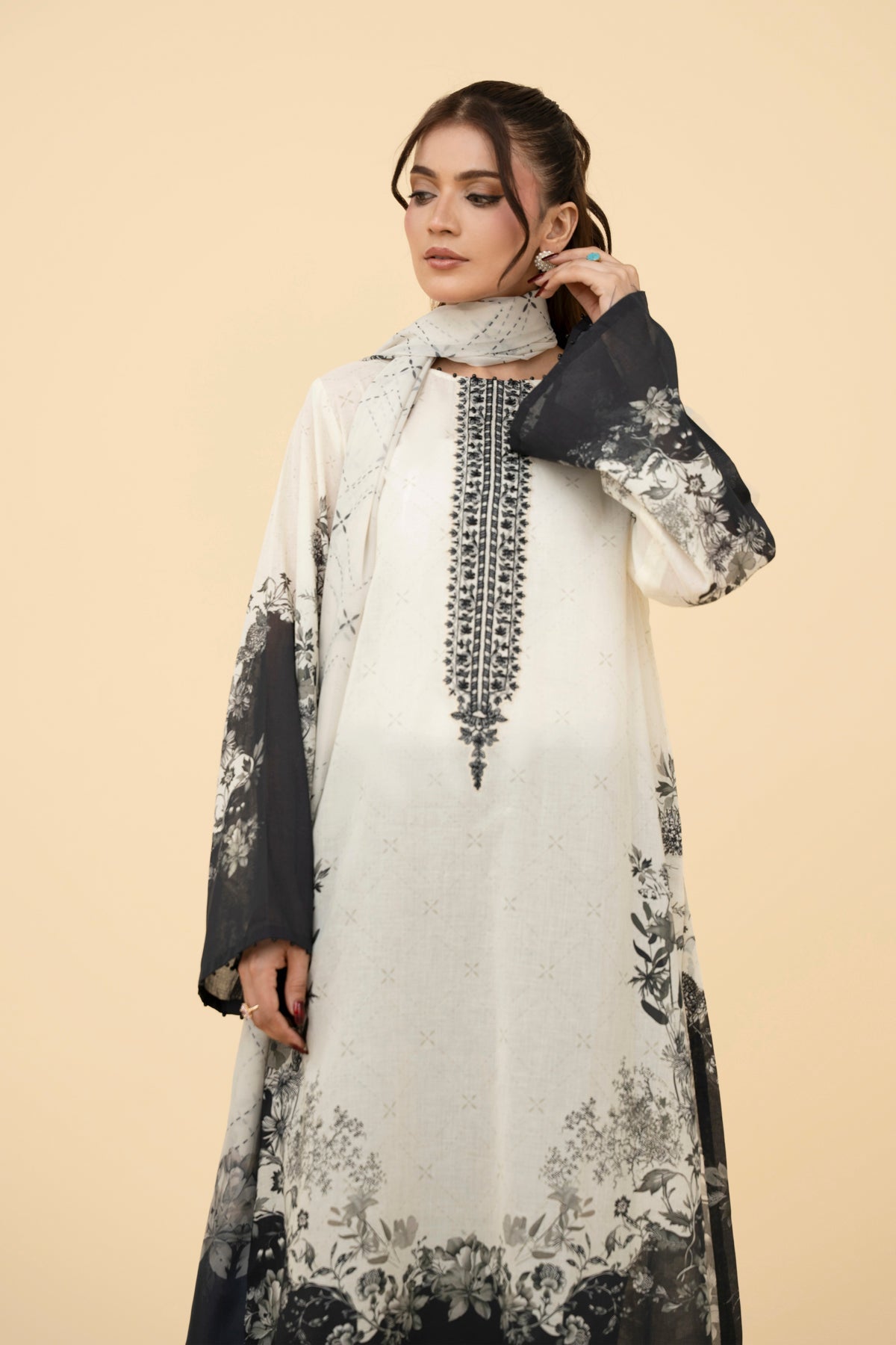 PRINTED & EMBROIDERED LAWN 3 PCS (UNSTITCHED)