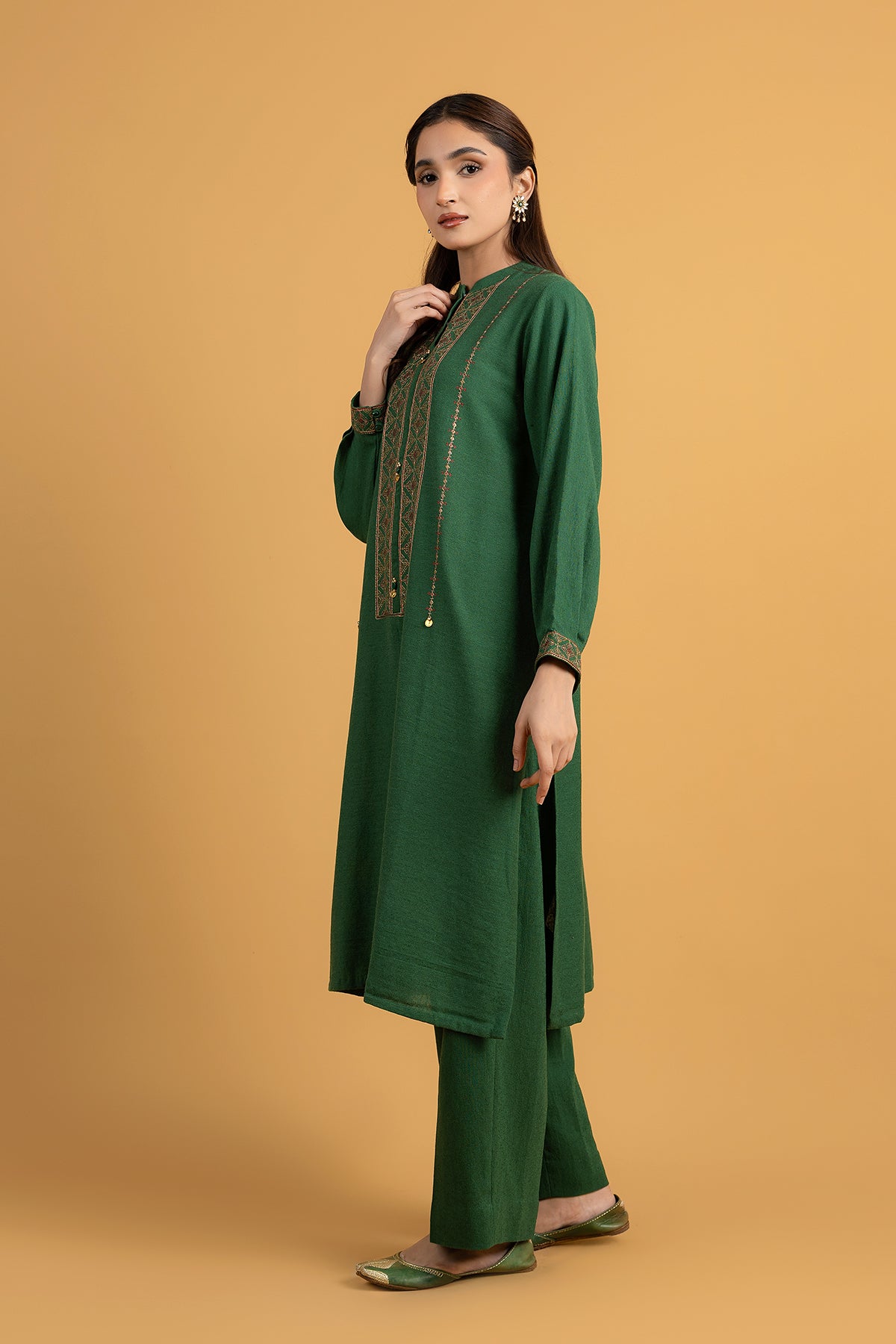 PRET EMBROIDERED COTTON KARANDI 2 PCS