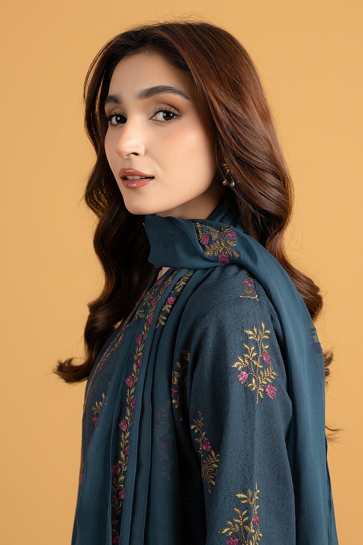 PRET EMBROIDERED KARANDI LAWN 3 PCS