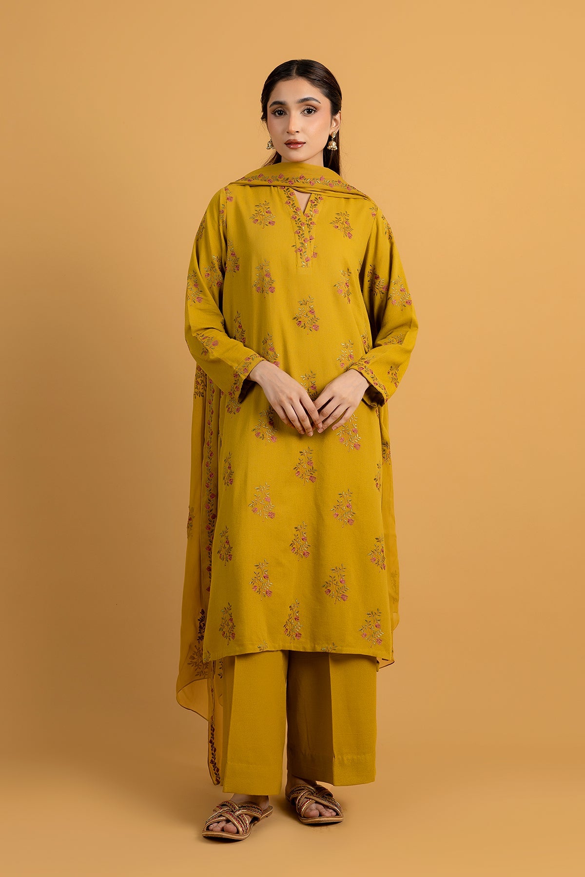 PRET EMBROIDERED KARANDI LAWN 3 PCS