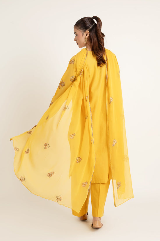 PRET EMBROIDERED  SLUB KHADDAR 3 PCS