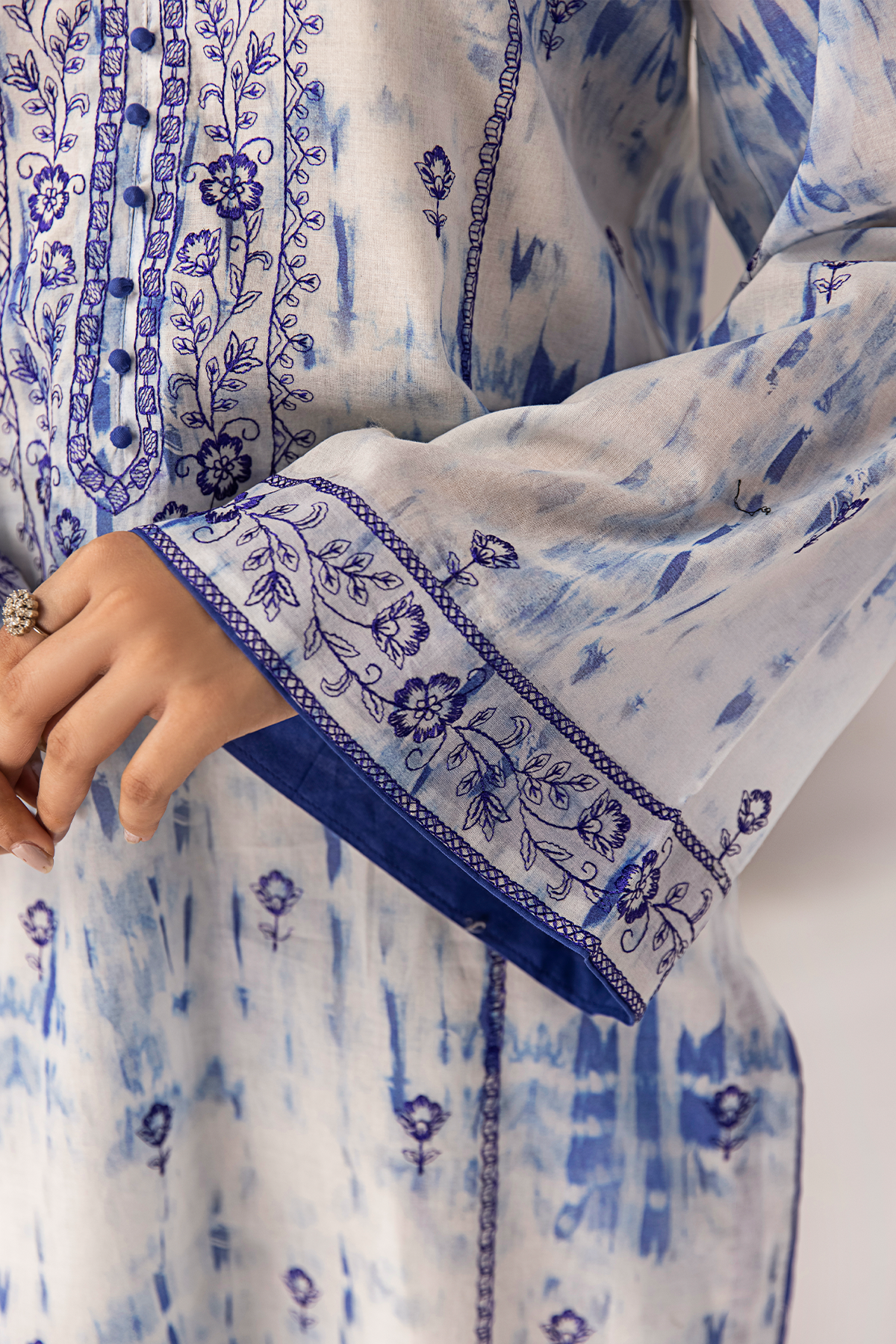 PRET PRINTED & EMBROIDERED LAWN 2 PCS