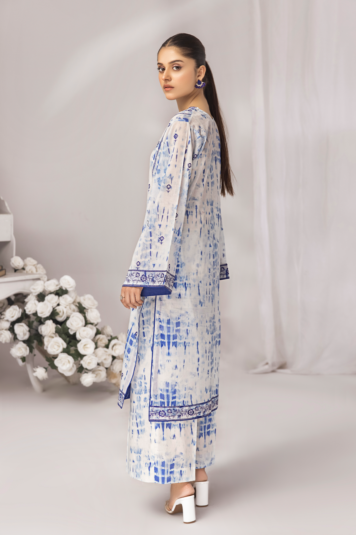 PRET PRINTED & EMBROIDERED LAWN 2 PCS