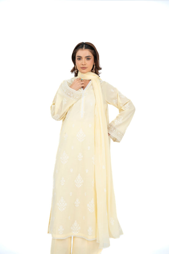 EMBROIDERED & EMBELISHED LAWN 3 PCS (UNSTITCHED)
