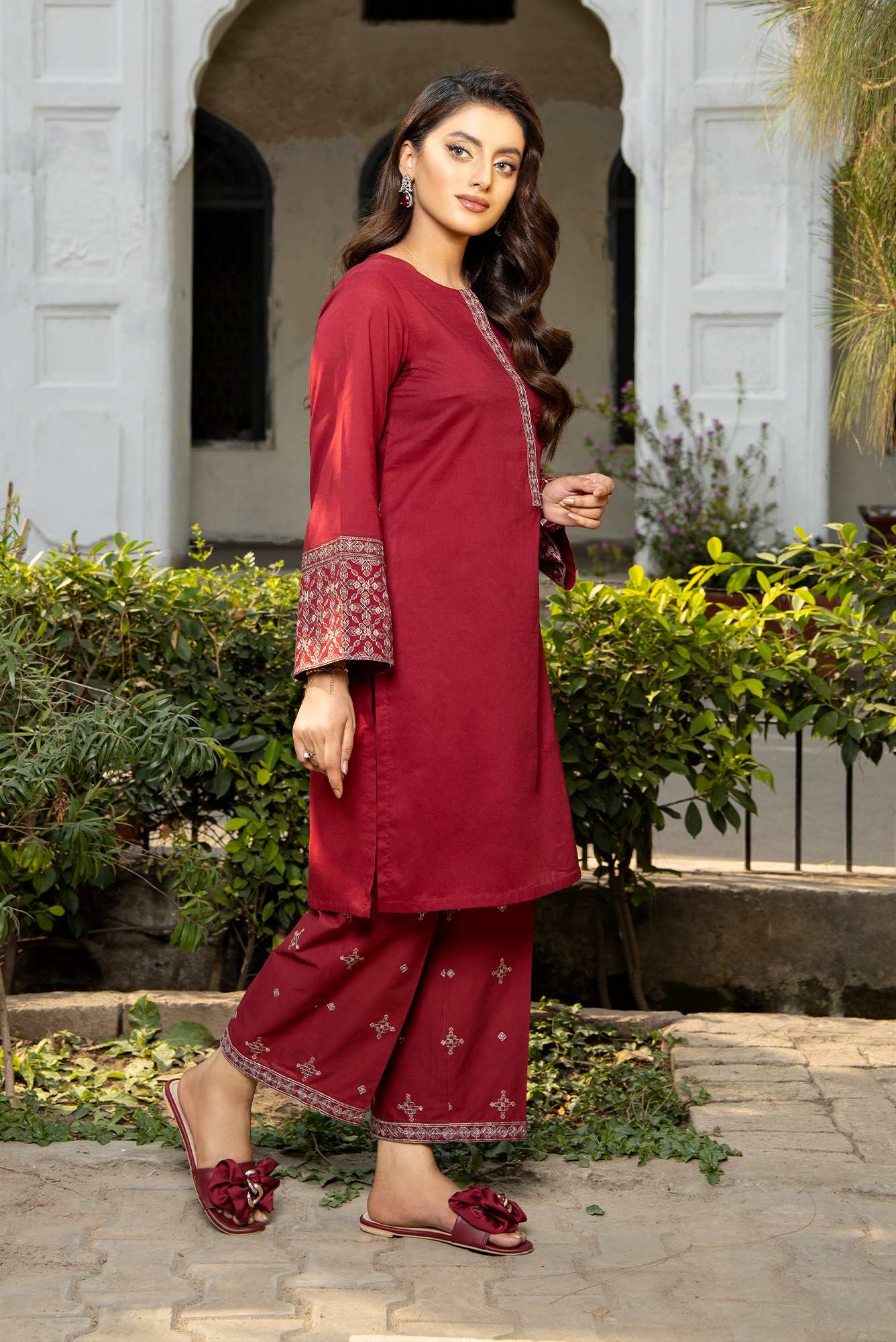 PRET EMBROIDERED LAWN 2 PCS