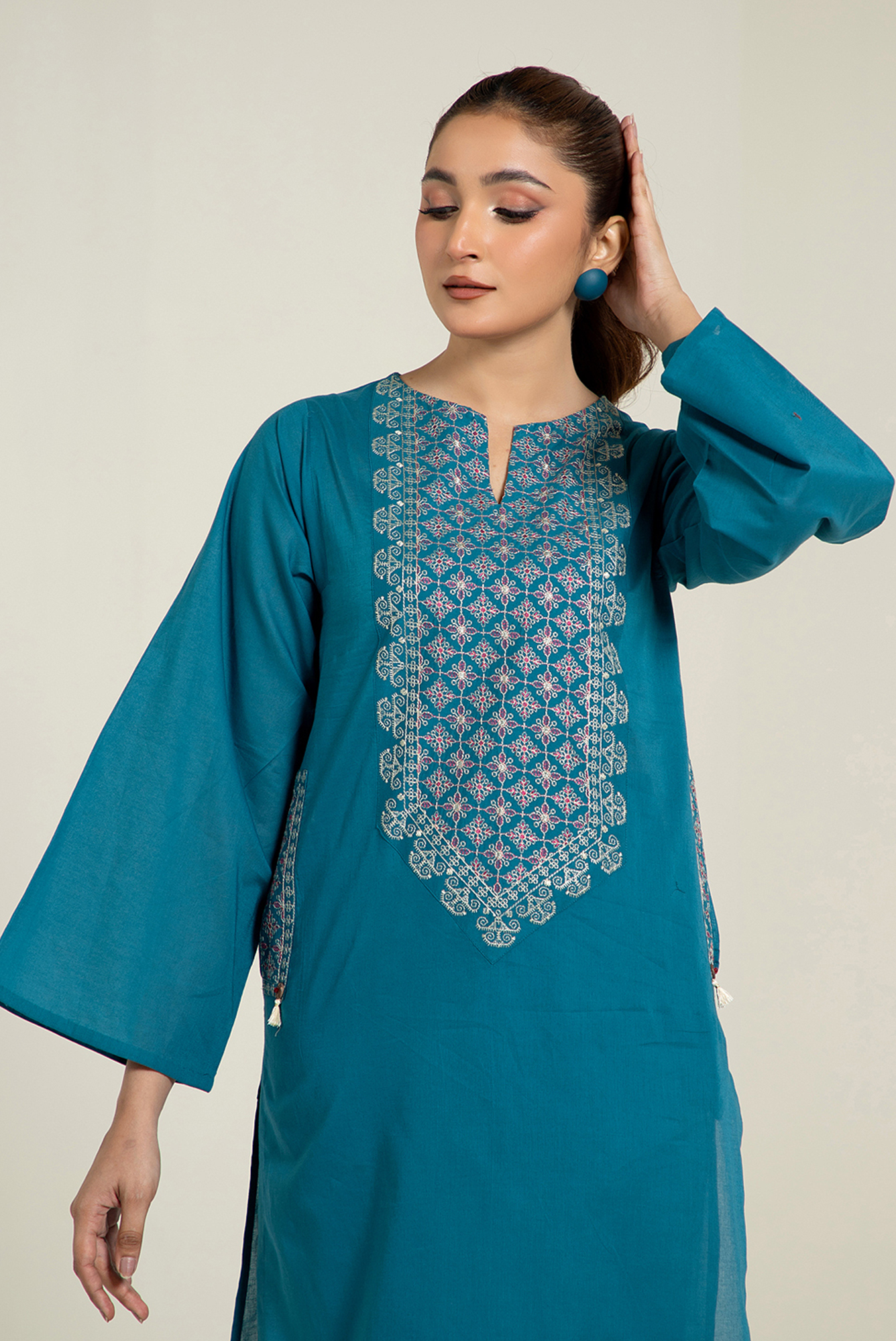 PRET  EMBROIDERED  LAWN 2 PCS