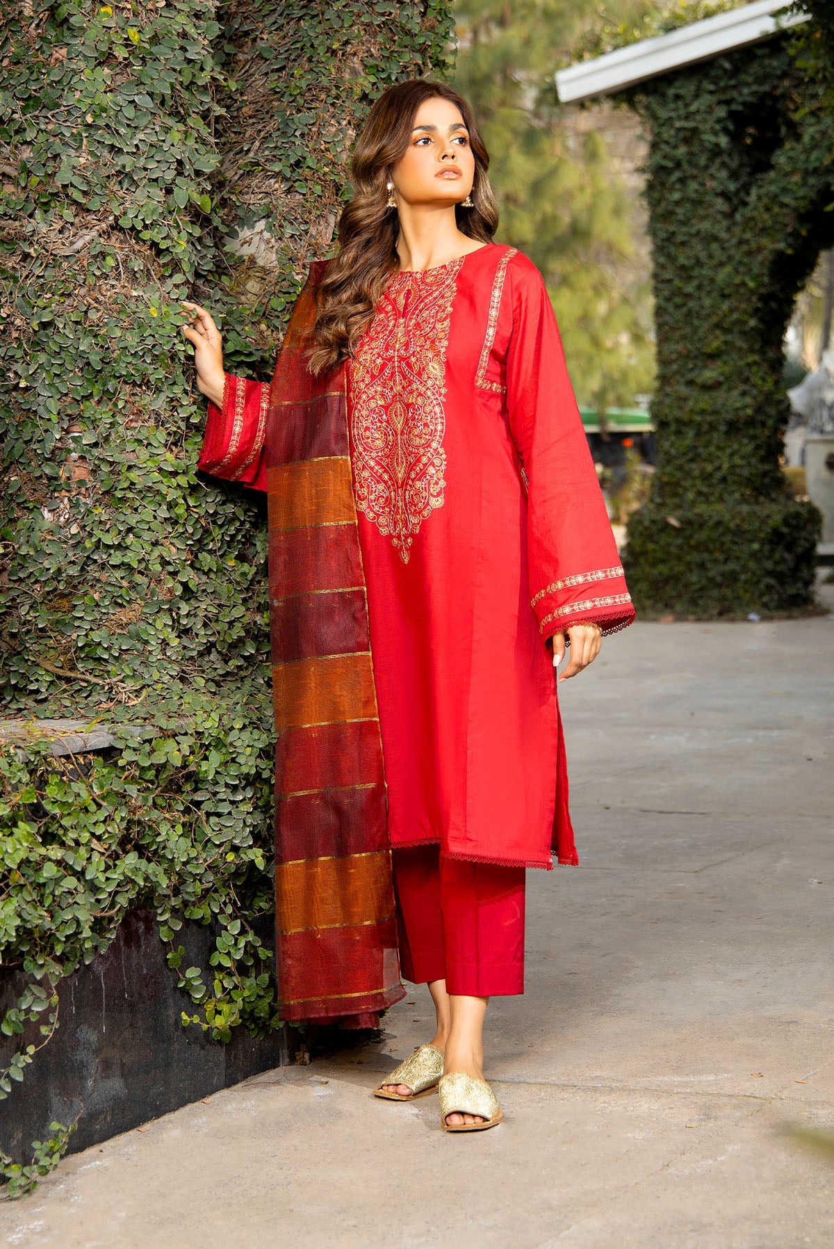 PRET EMBROIDERED LAWN  3 PCS