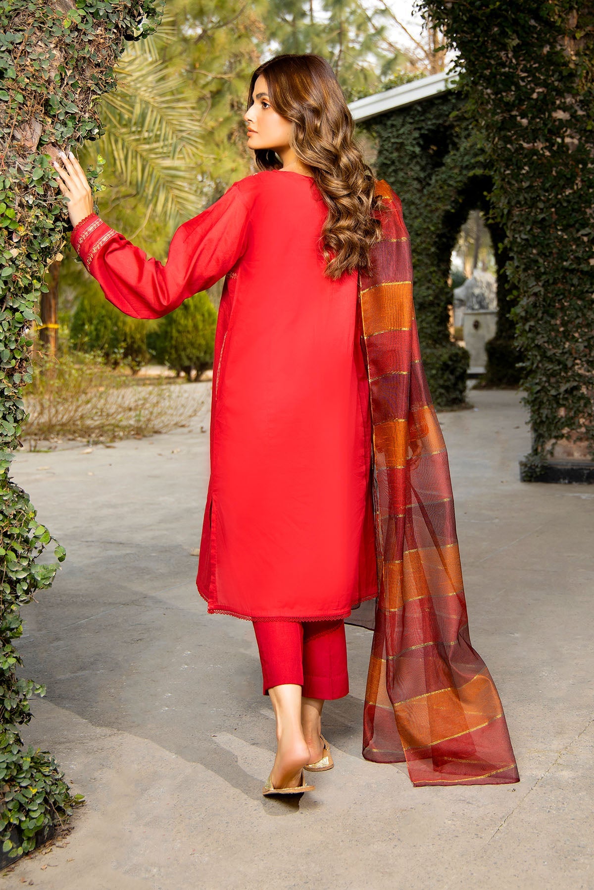 PRET EMBROIDERED LAWN  3 PCS