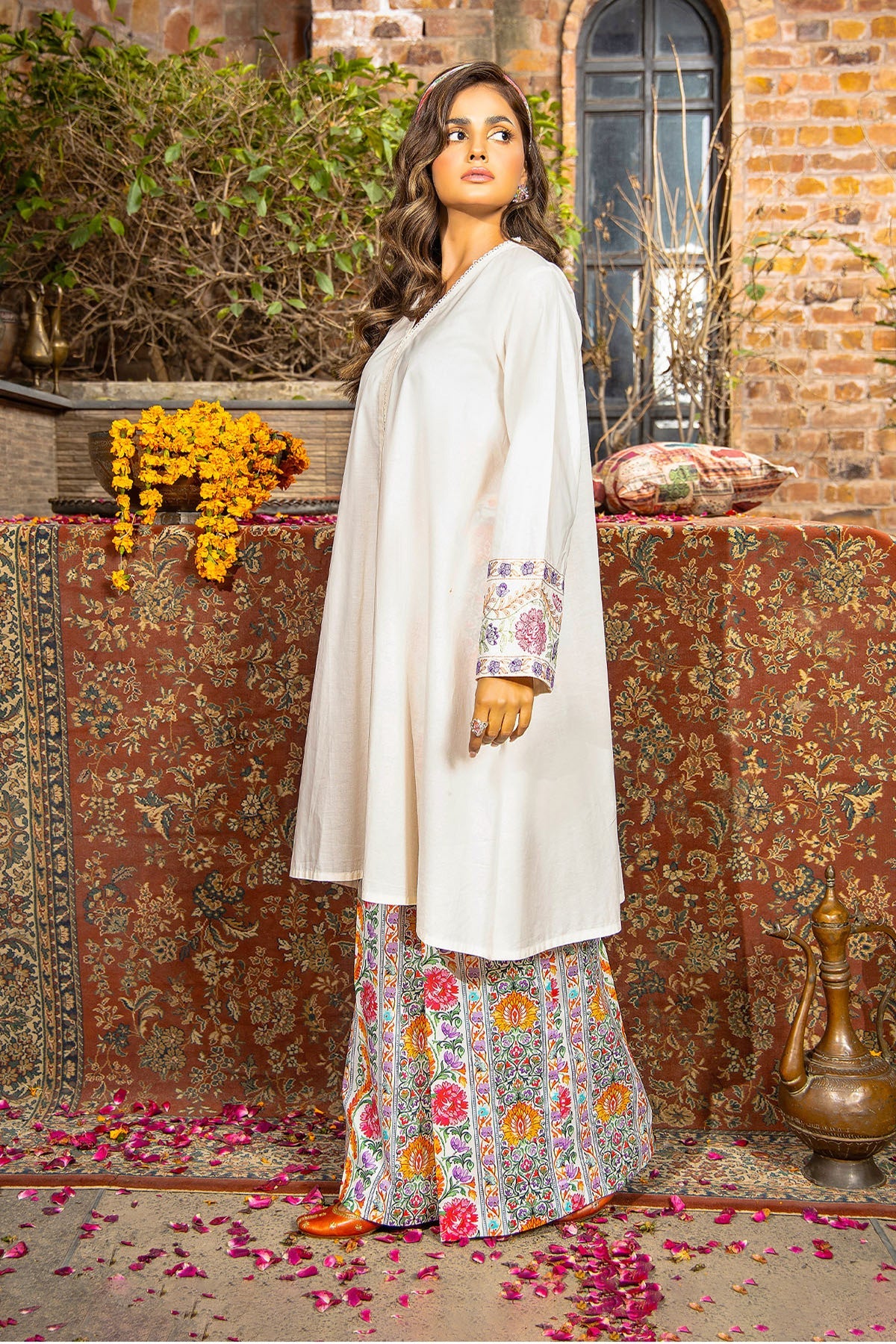 PRET EMBROIDERED &PRINTED LAWN 2 PCS