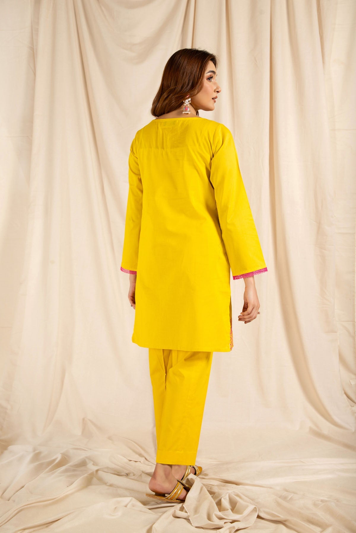 PRET EMBROIDERED LAWN 2 PCS