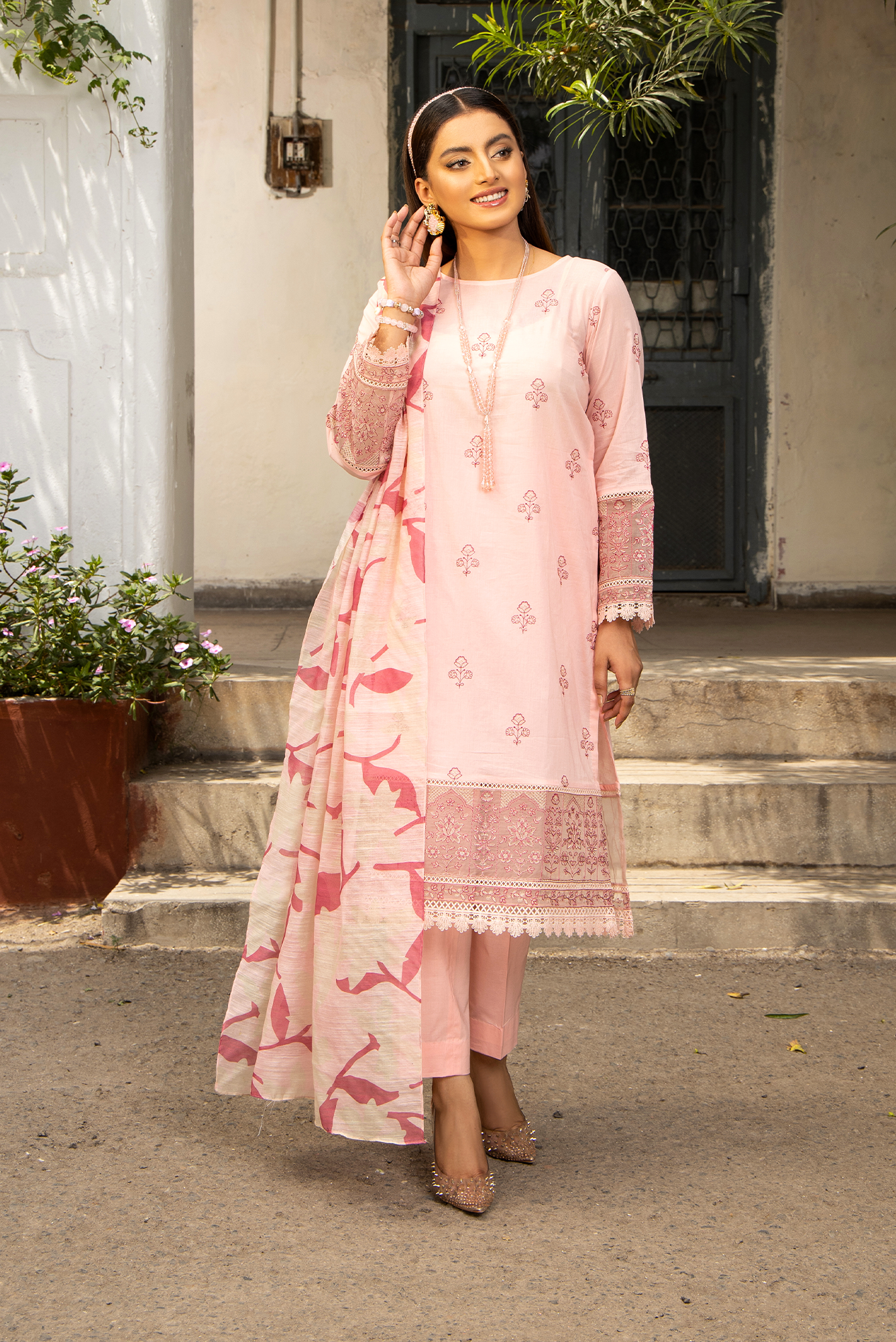 PRET EMBROIDERED LAWN 3 PCS